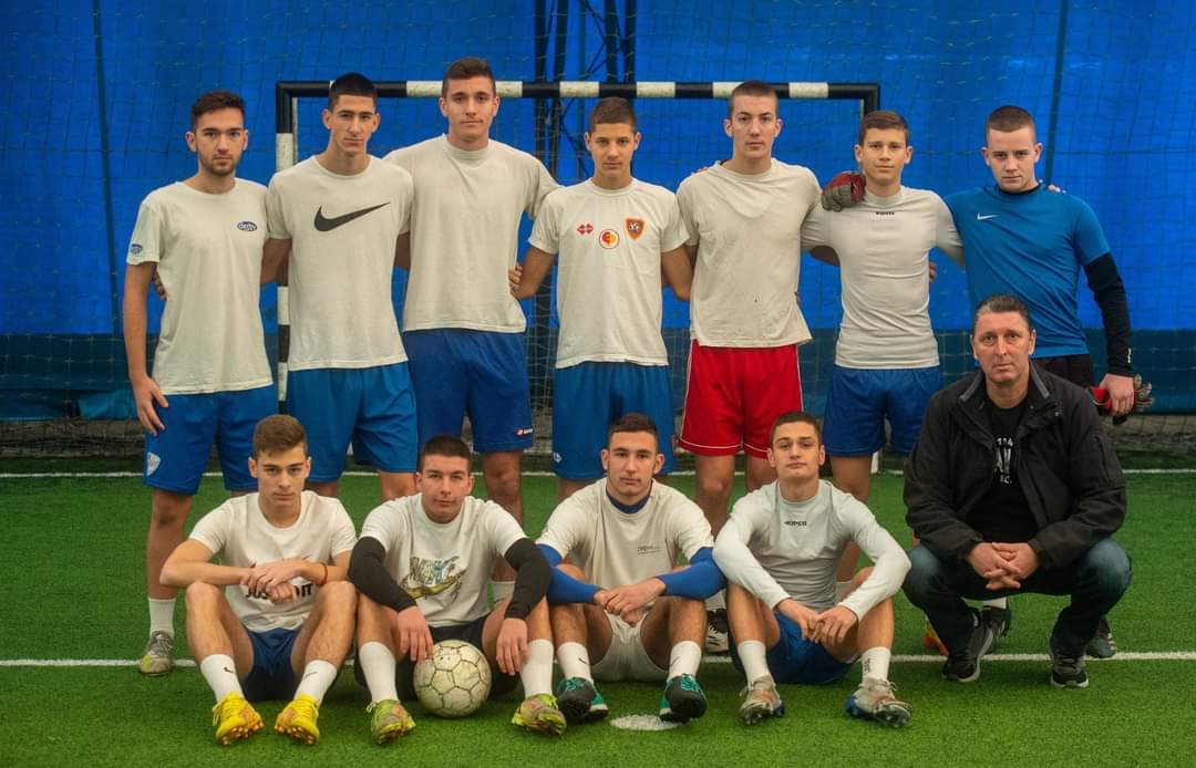 "Srednjoškolci Podgorici'': Učenici Srednje elektrotehničke škole i Gimnazije pobjednici turnira u malom fudbalu