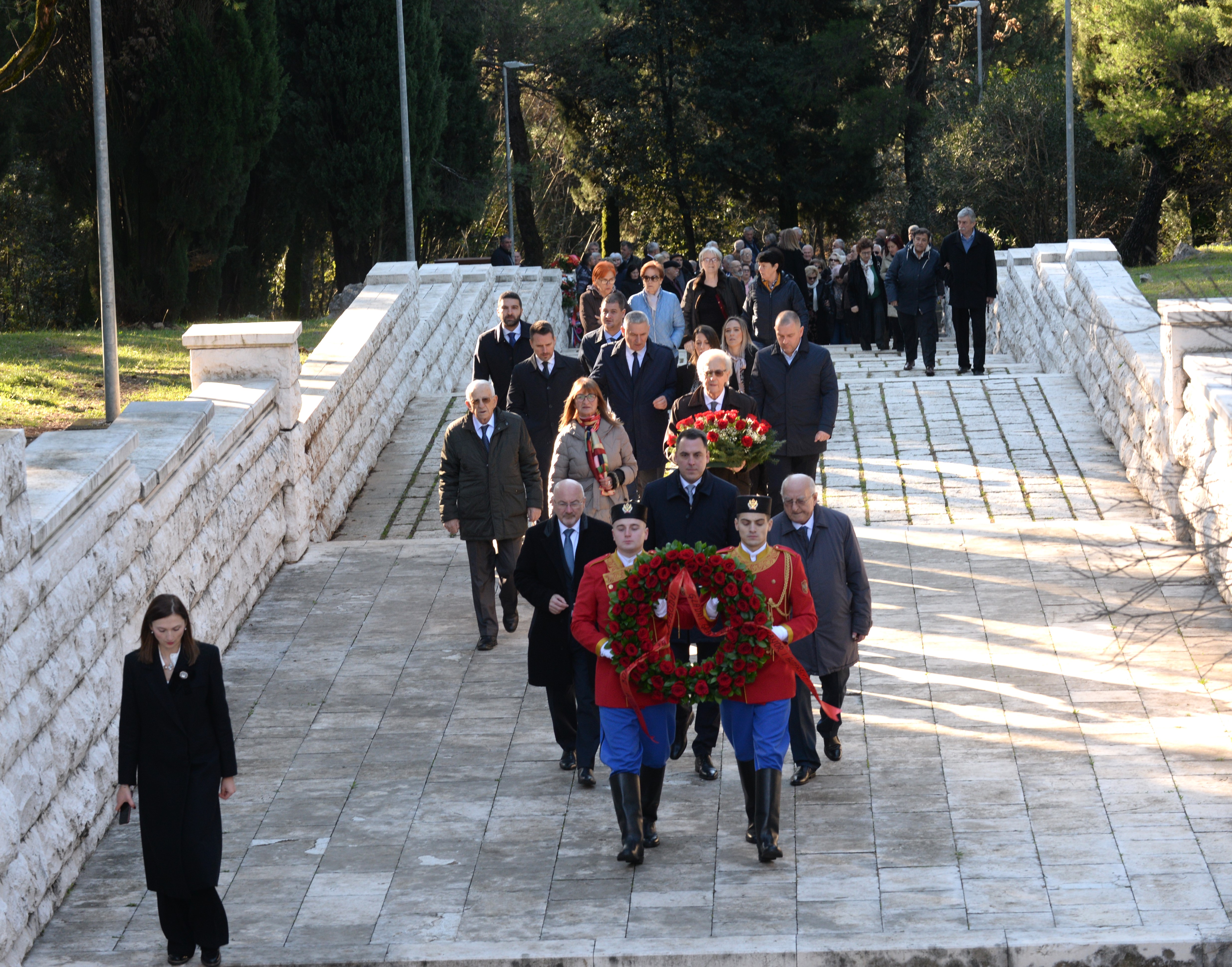 Delegacija Glavnog grada položila vijence na Spomenik Partizanu borcu na Gorici