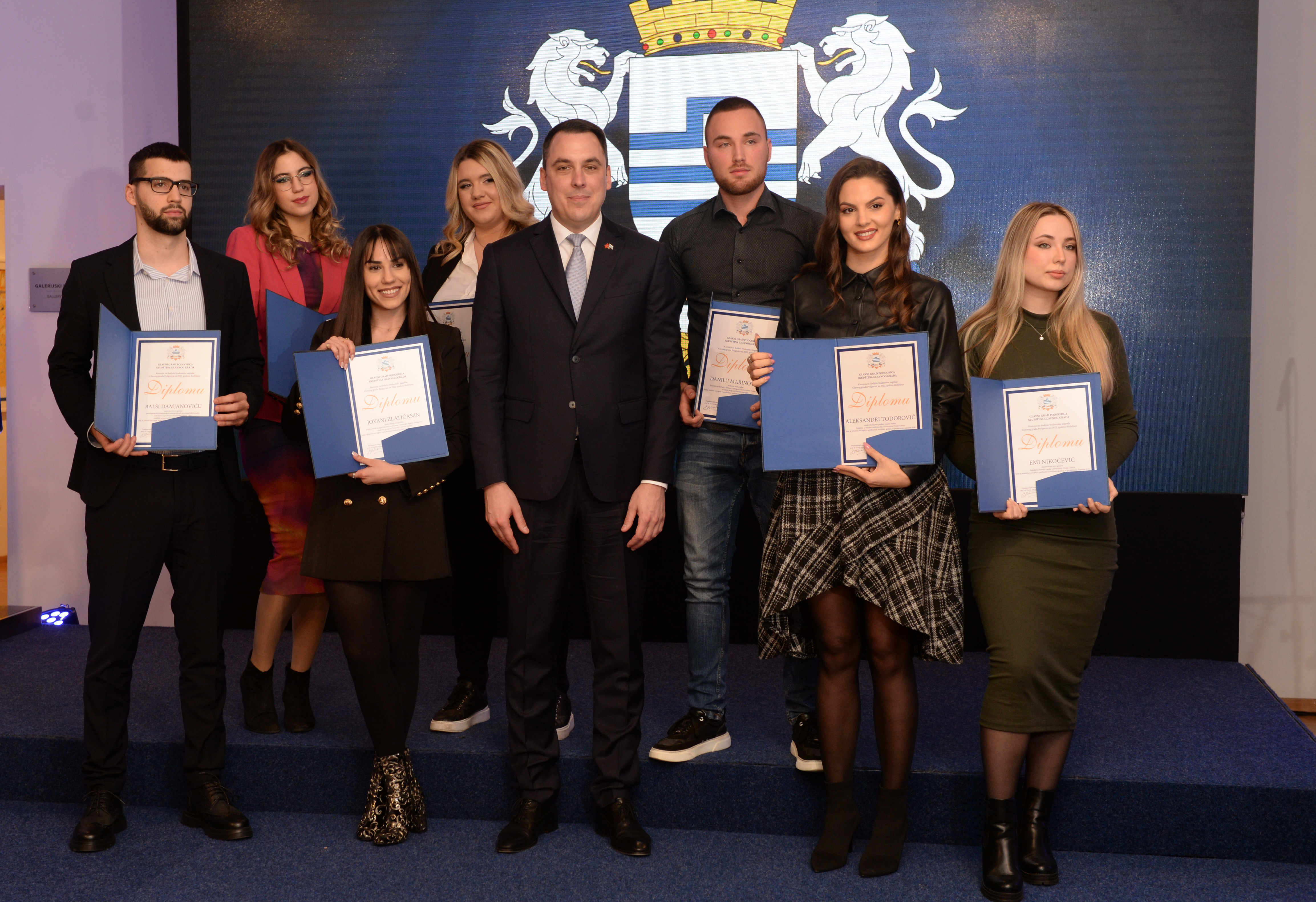 Dodijeljene nagrade najboljim studentima za 2022. godinu; Vuković: Mladima pripada budućnost ovog grada i zaslužuju podršku u svakom vremenu