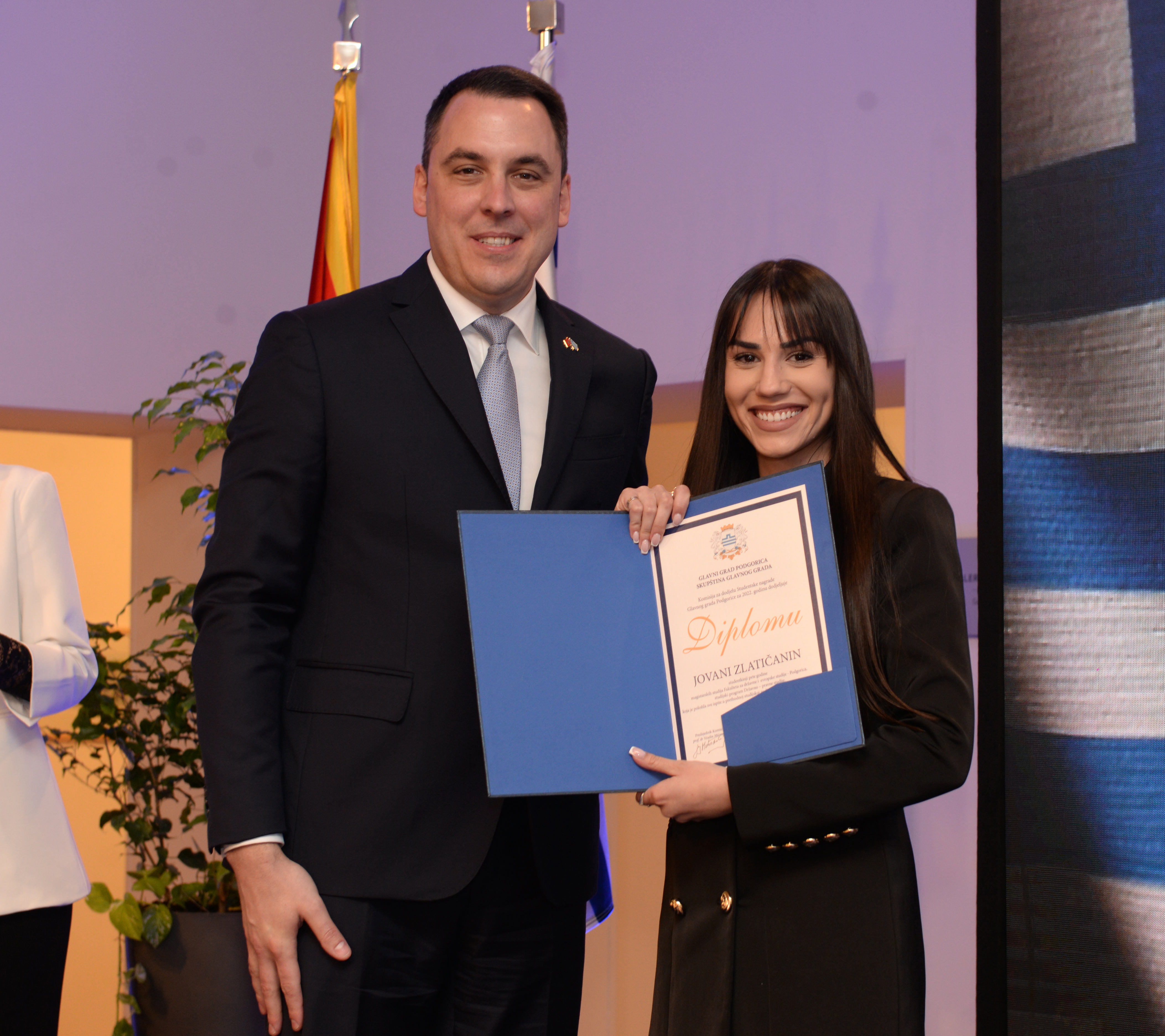 Dodijeljene nagrade najboljim studentima za 2022. godinu; Vuković: Mladima pripada budućnost ovog grada i zaslužuju podršku u svakom vremenu