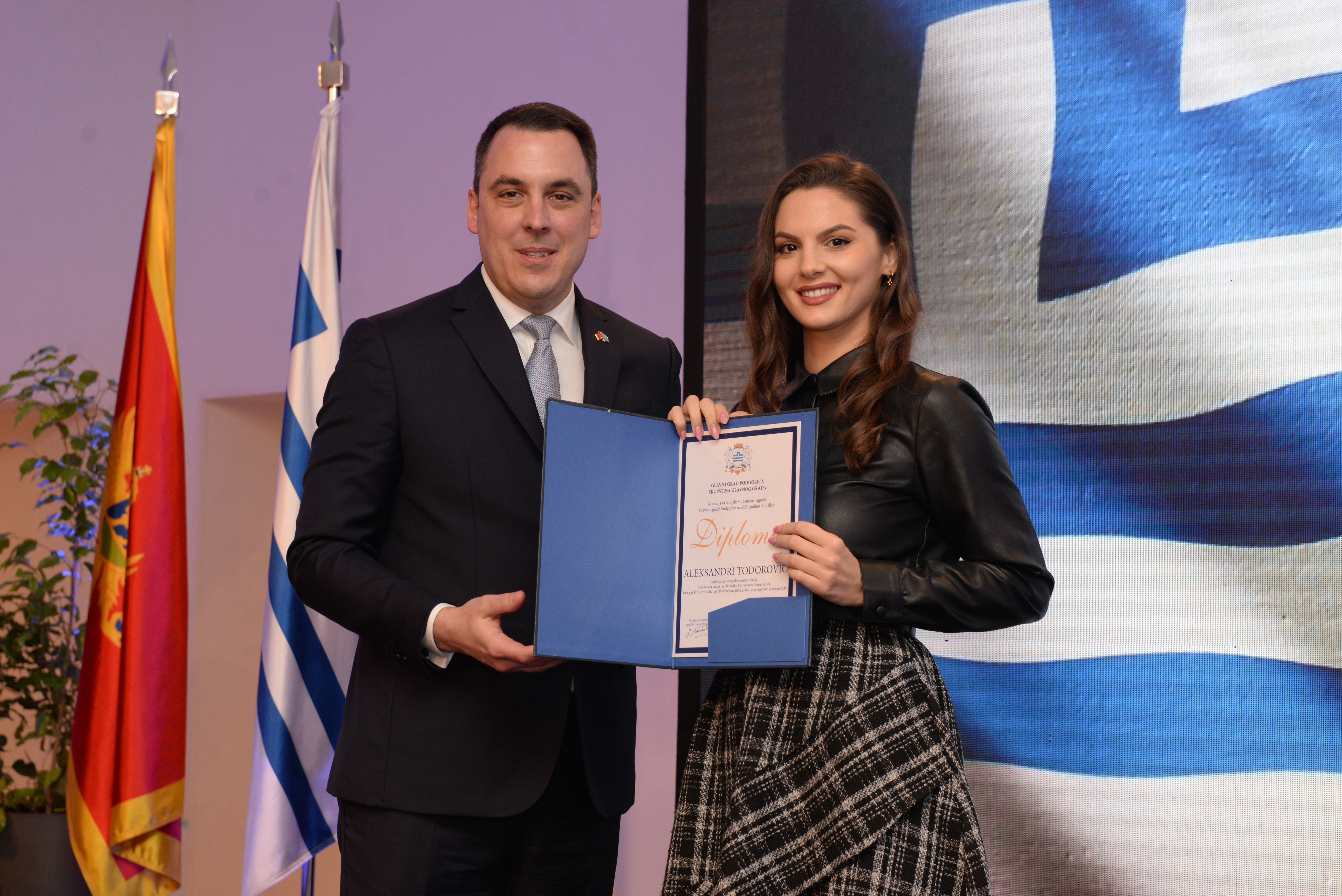 Dodijeljene nagrade najboljim studentima za 2022. godinu; Vuković: Mladima pripada budućnost ovog grada i zaslužuju podršku u svakom vremenu