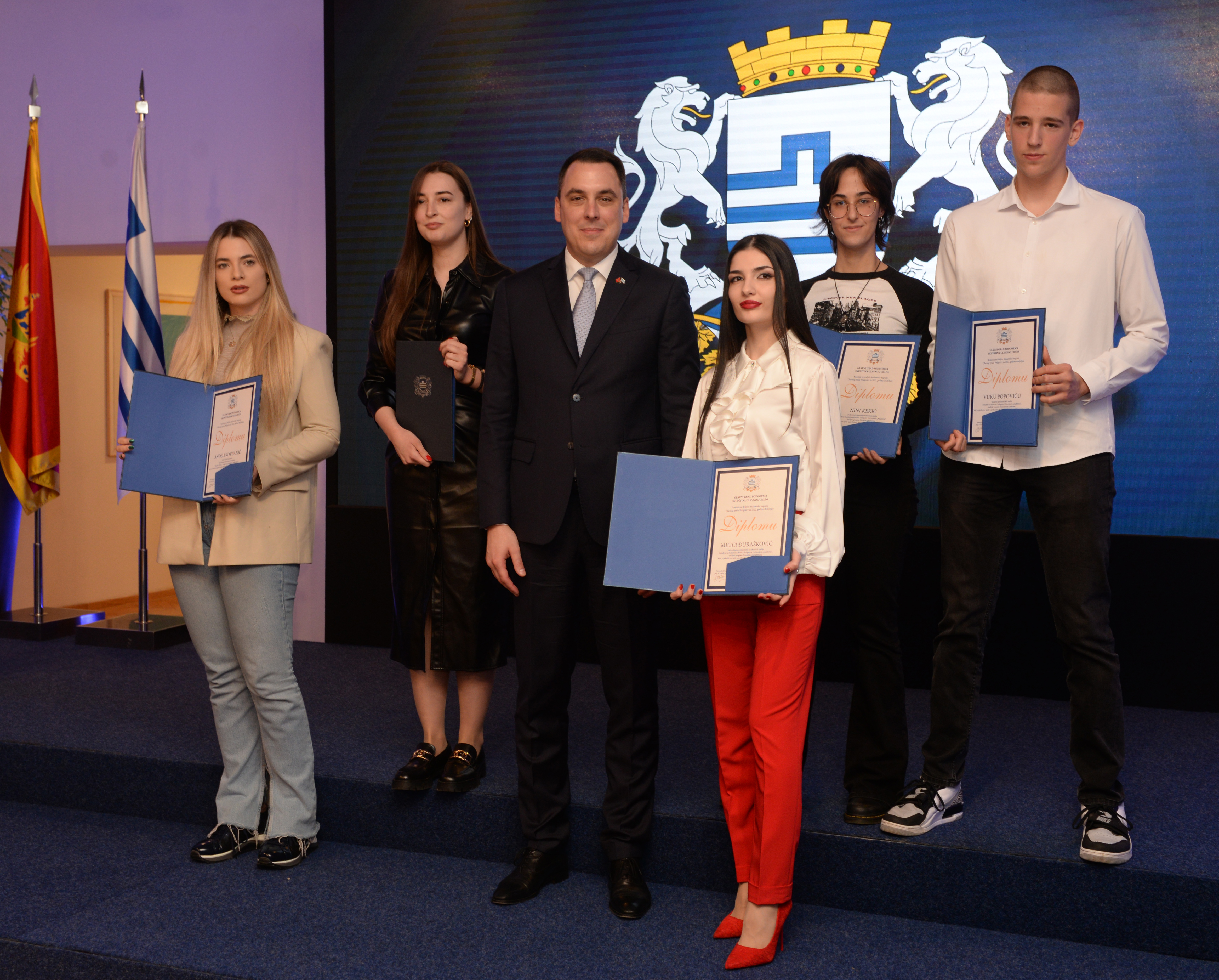 Dodijeljene nagrade najboljim studentima za 2022. godinu; Vuković: Mladima pripada budućnost ovog grada i zaslužuju podršku u svakom vremenu