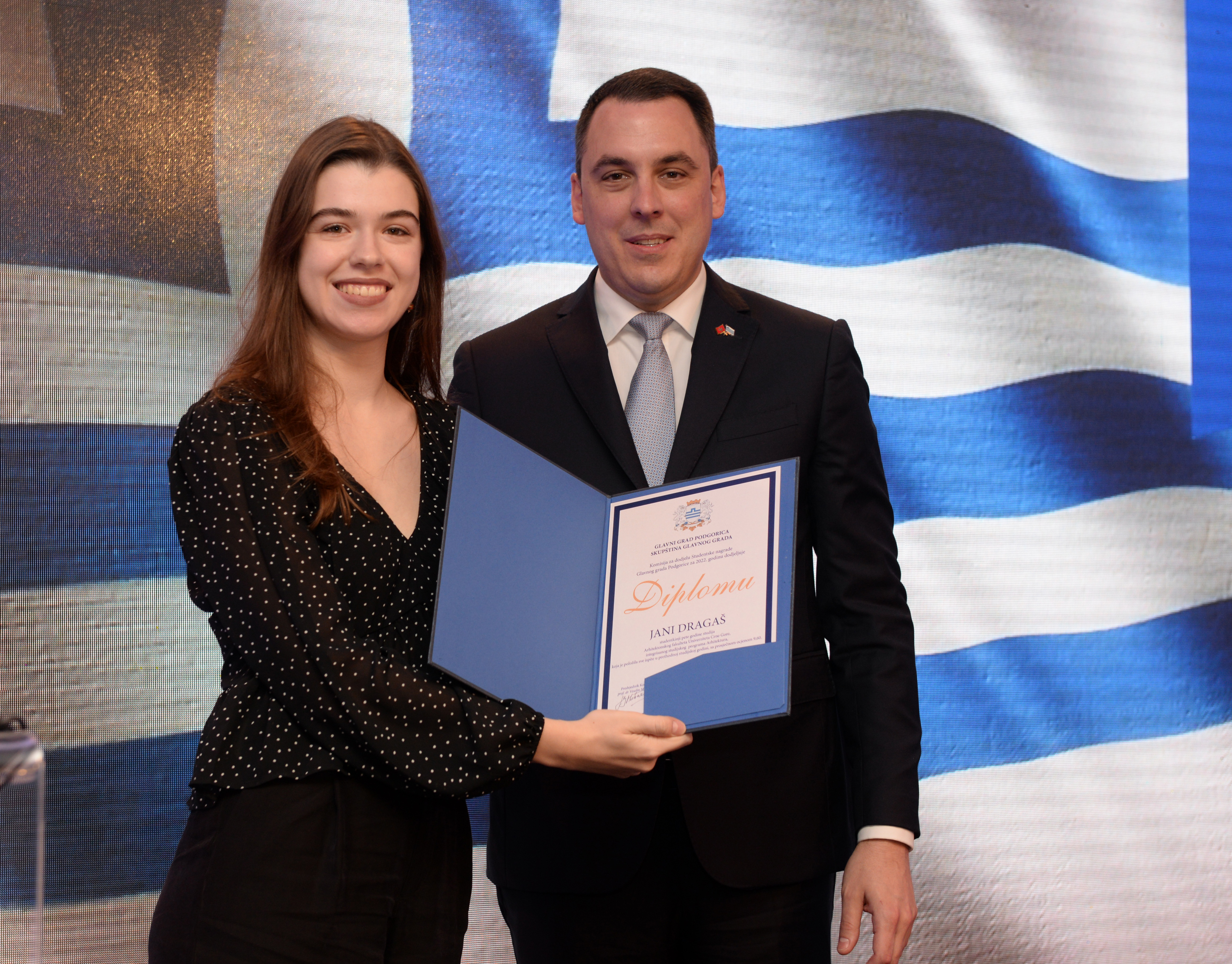 Dodijeljene nagrade najboljim studentima za 2022. godinu; Vuković: Mladima pripada budućnost ovog grada i zaslužuju podršku u svakom vremenu