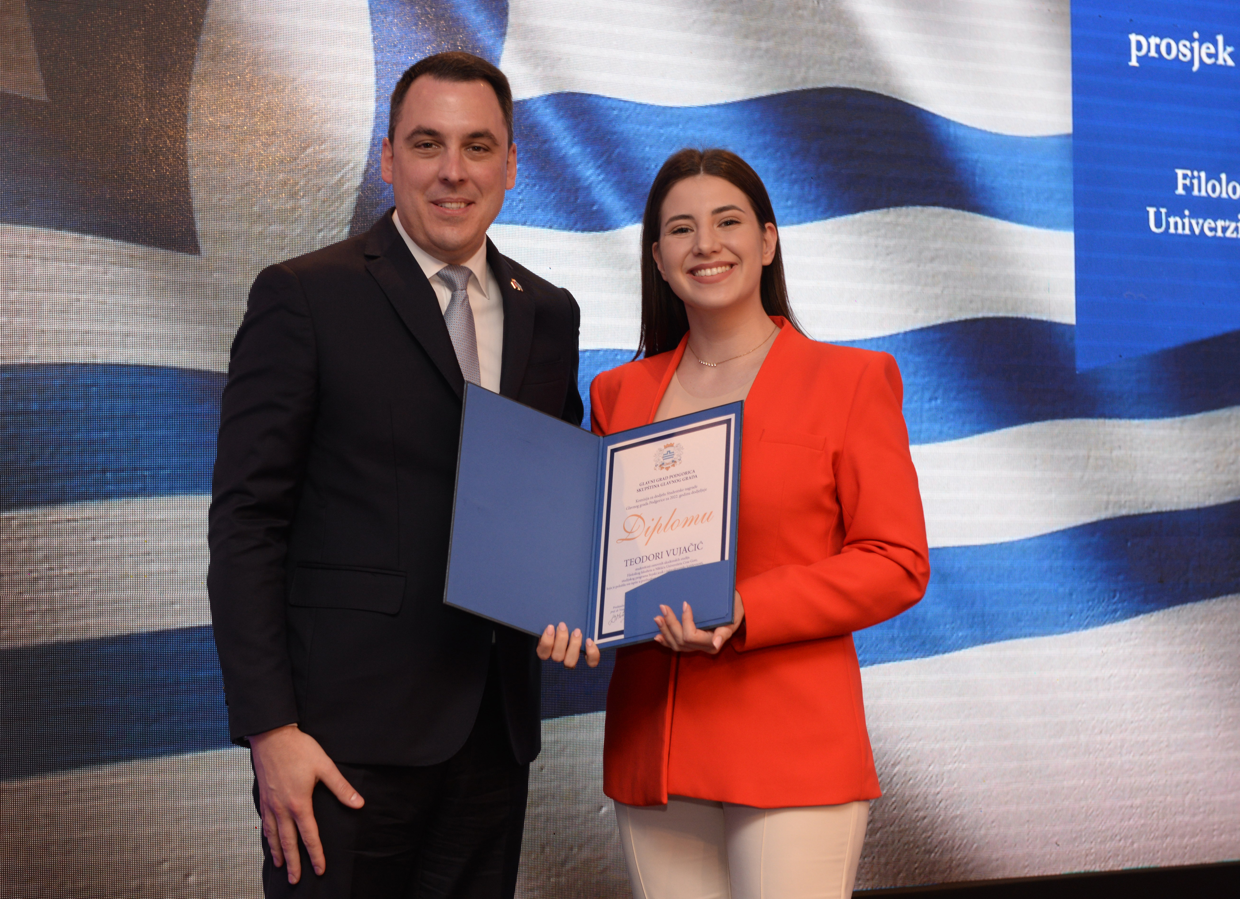 Dodijeljene nagrade najboljim studentima za 2022. godinu; Vuković: Mladima pripada budućnost ovog grada i zaslužuju podršku u svakom vremenu