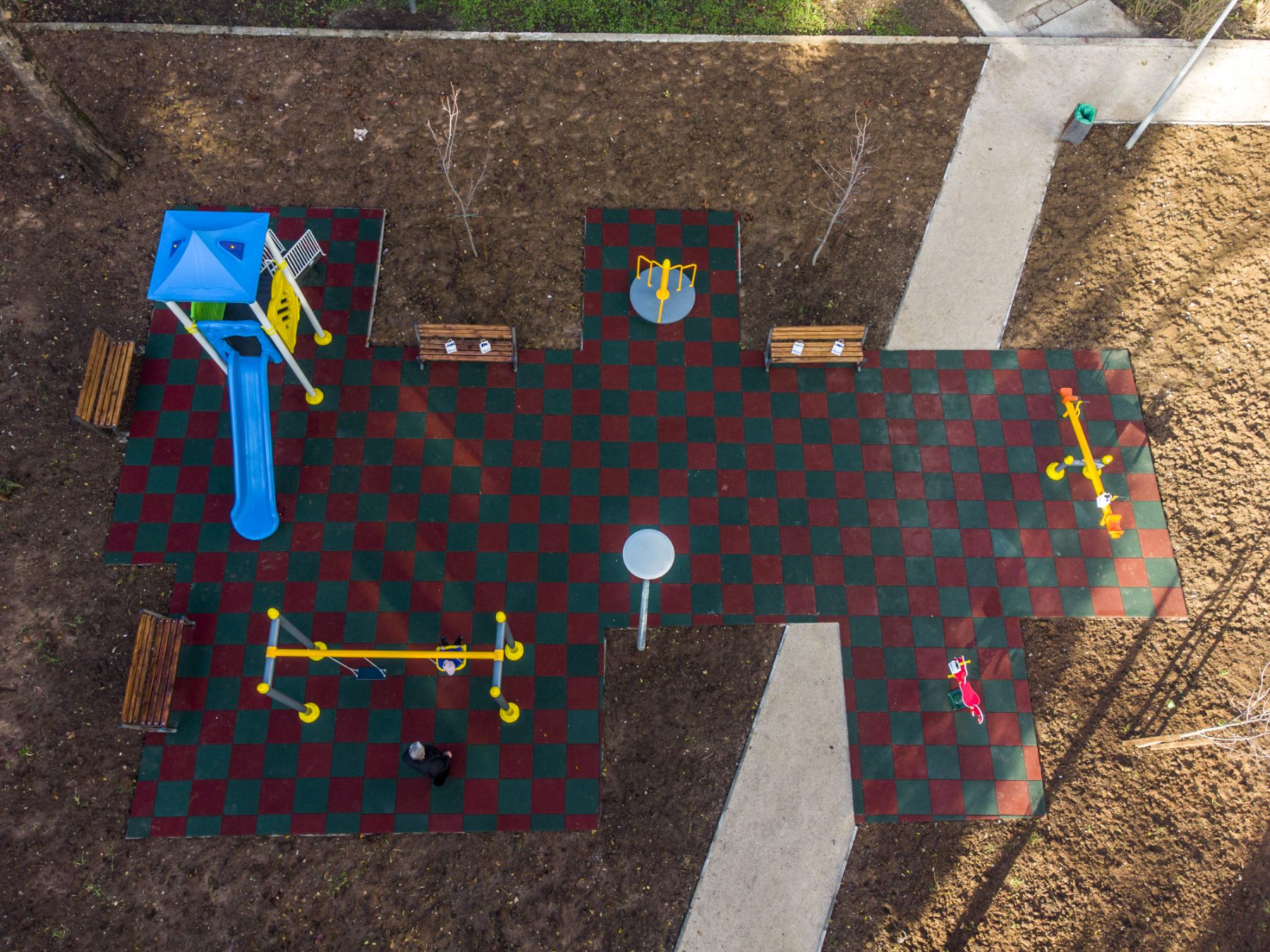 Završena izgradnja 59. dječijeg igrališta u mandatu aktuelne gradske uprave; Novi sadržaji u dvorištu zgrade Galenika