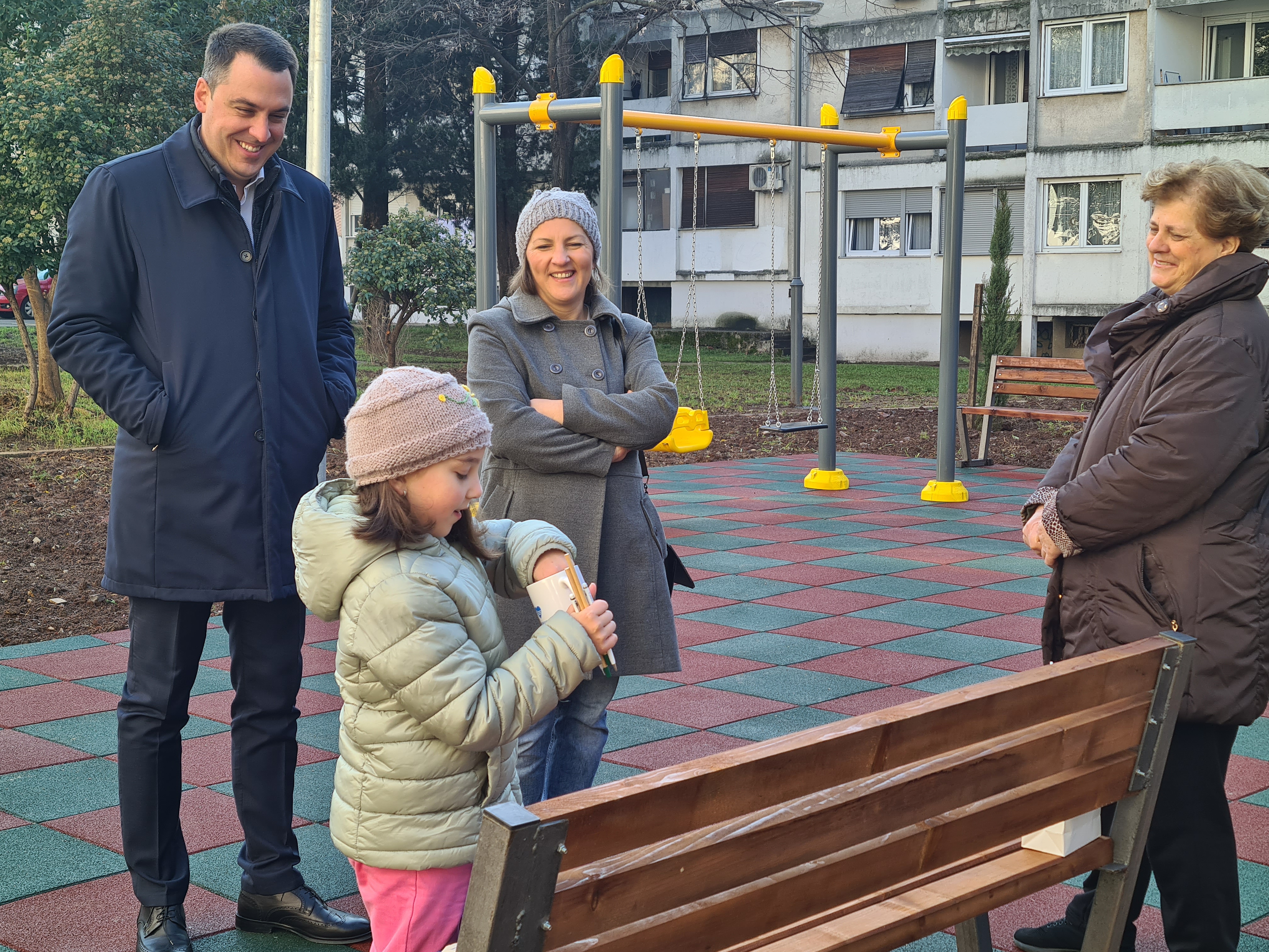 Završena izgradnja 59. dječijeg igrališta u mandatu aktuelne gradske uprave; Novi sadržaji u dvorištu zgrade Galenika