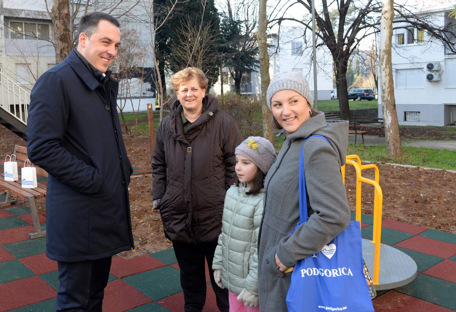 Završena izgradnja 59. dječijeg igrališta u mandatu aktuelne gradske uprave; Novi sadržaji u dvorištu zgrade Galenika