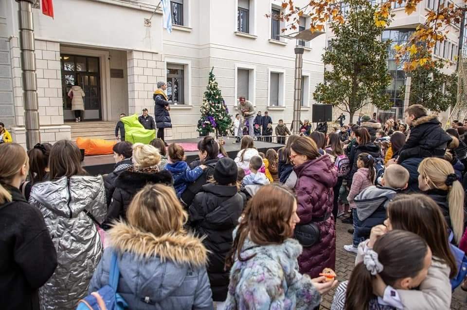 DEUS 2022: Zanimljiv dječiji program obilježio vikend za nama; Muzički program "Let it snow" večeras u Njegoševom parku