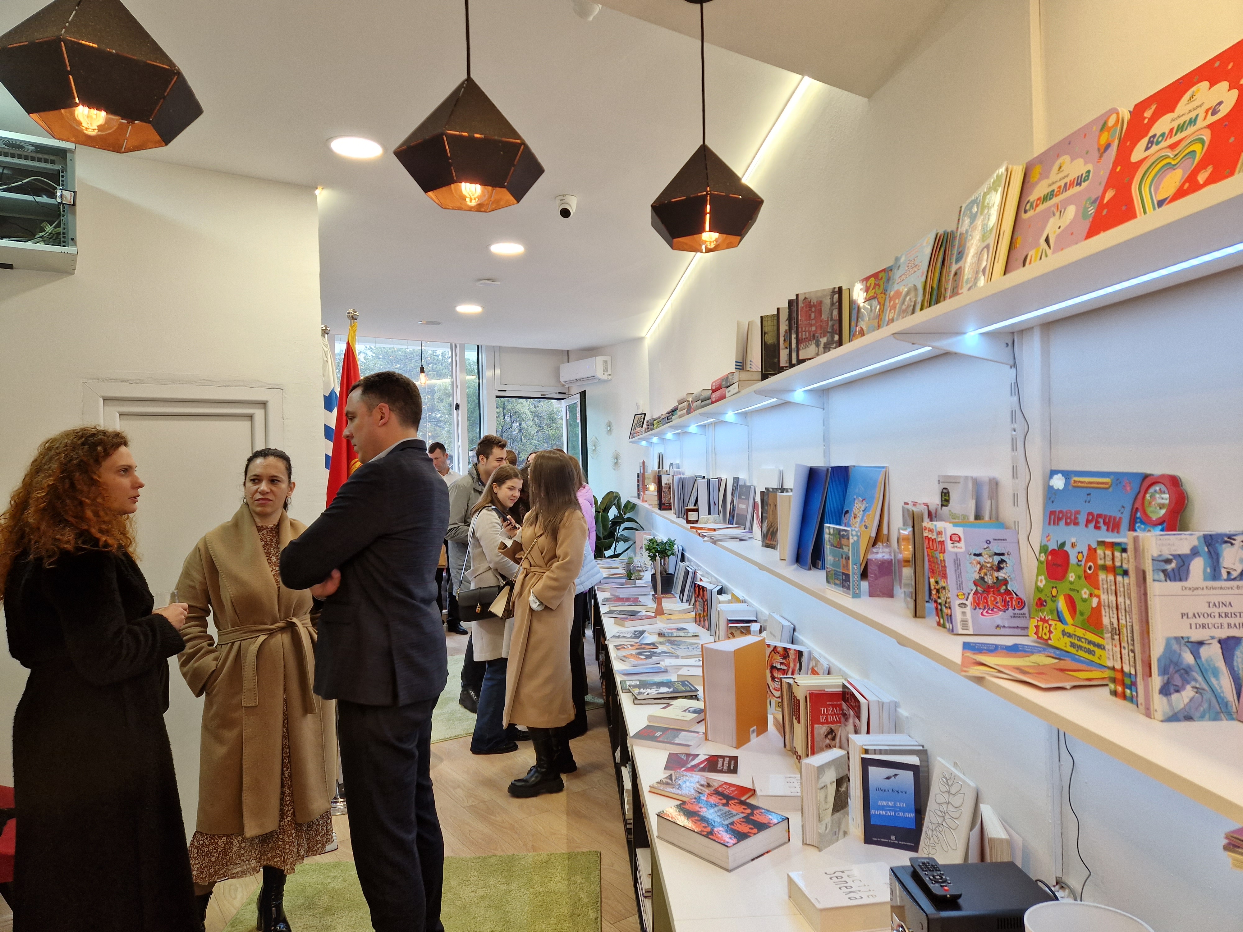Prvi radni dan nakon praznika obilježilo otvaranje druge Podgoričke knjižare