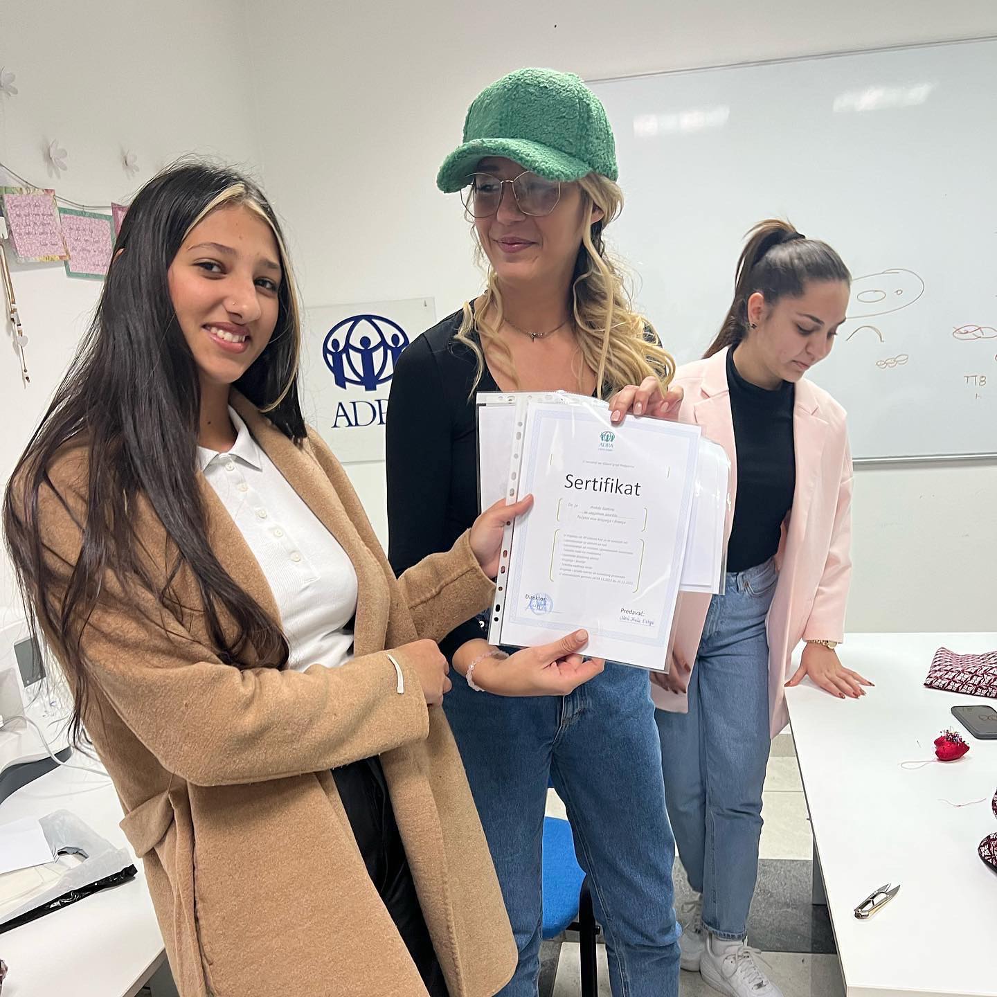 Uspješno završen napredni kurs šivenja namijenjen pripadnicama RE populacije