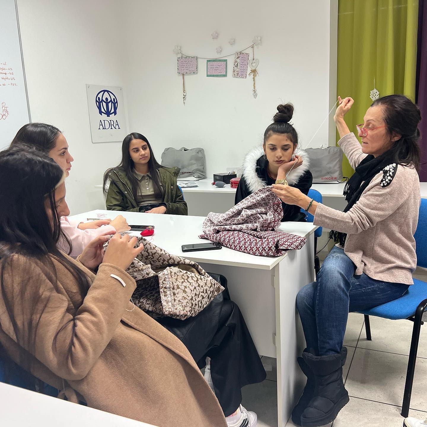 Uspješno završen napredni kurs šivenja namijenjen pripadnicama RE populacije