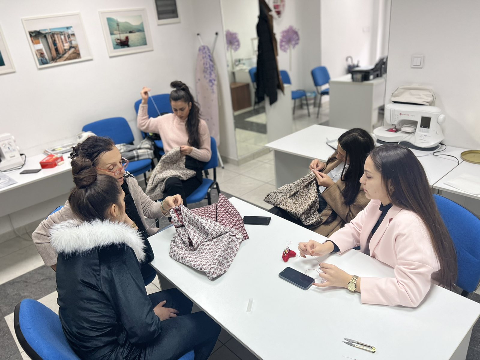 Uspješno završen napredni kurs šivenja namijenjen pripadnicama RE populacije