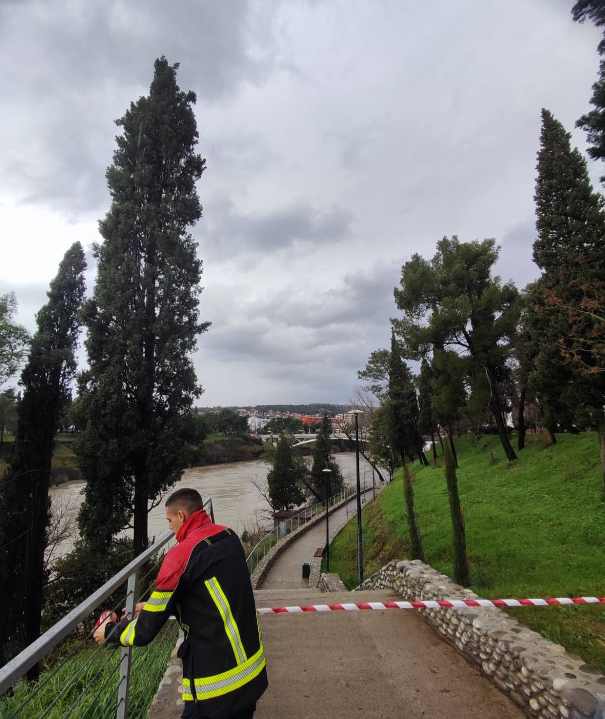 Šetalište uz Moraču i most na Sastavcima van upotrebe do poboljšanja vremenskih uslova