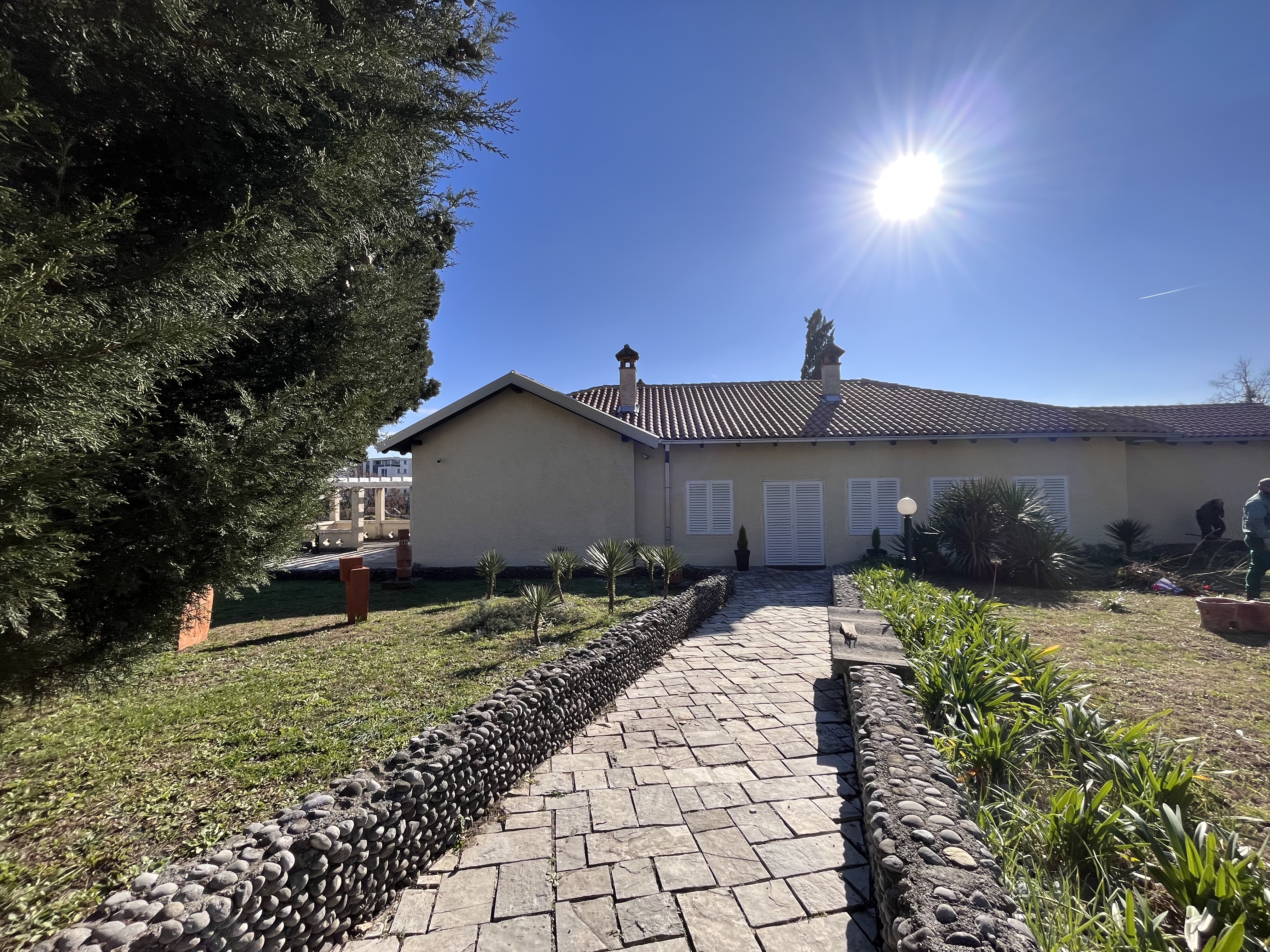 U toku radovi na uređenju dvorišta Kuslevove kuće