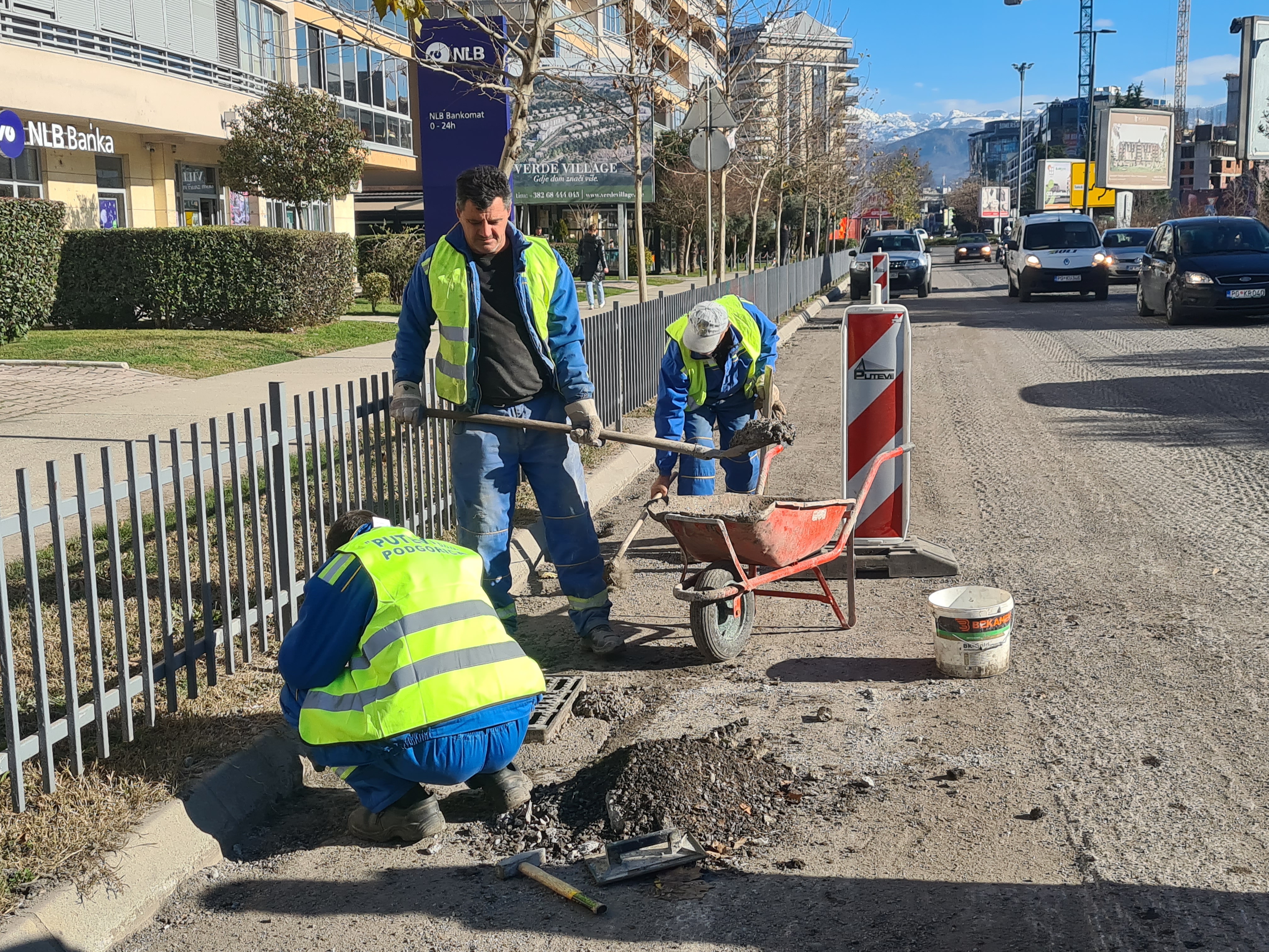 U toku radovi na sanaciji drugog dijela Bulevara knjaza Danila