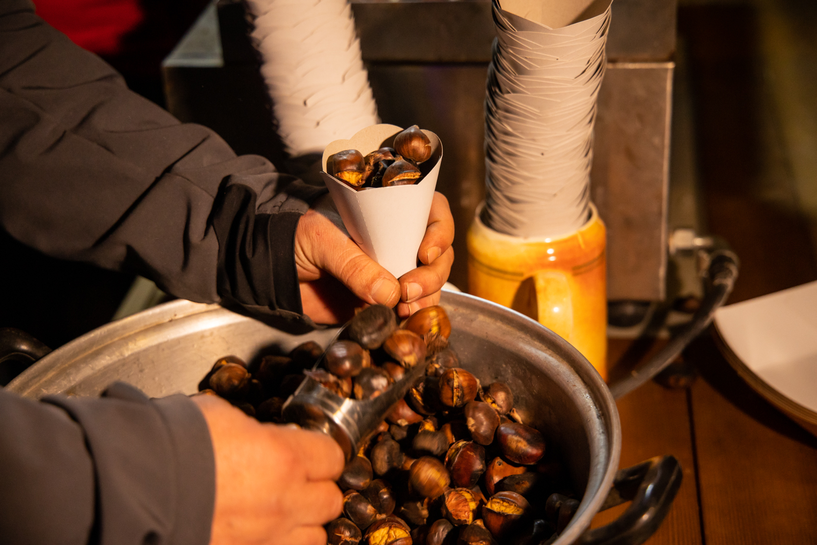Manifestacija "Veče vina i koštanja" okupila veliki broj podgoričana i posjetilaca glavnog grada