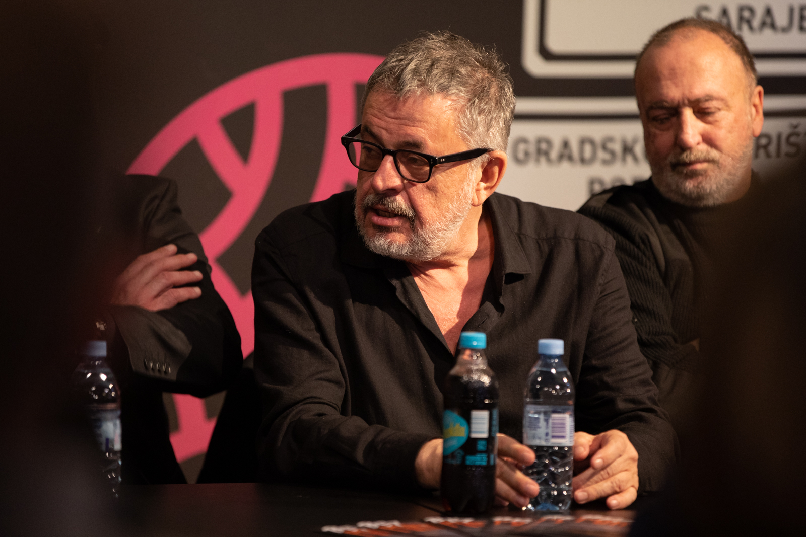 Ljubljana na nogama: Ovacije za predstavu “Bez portfelja”