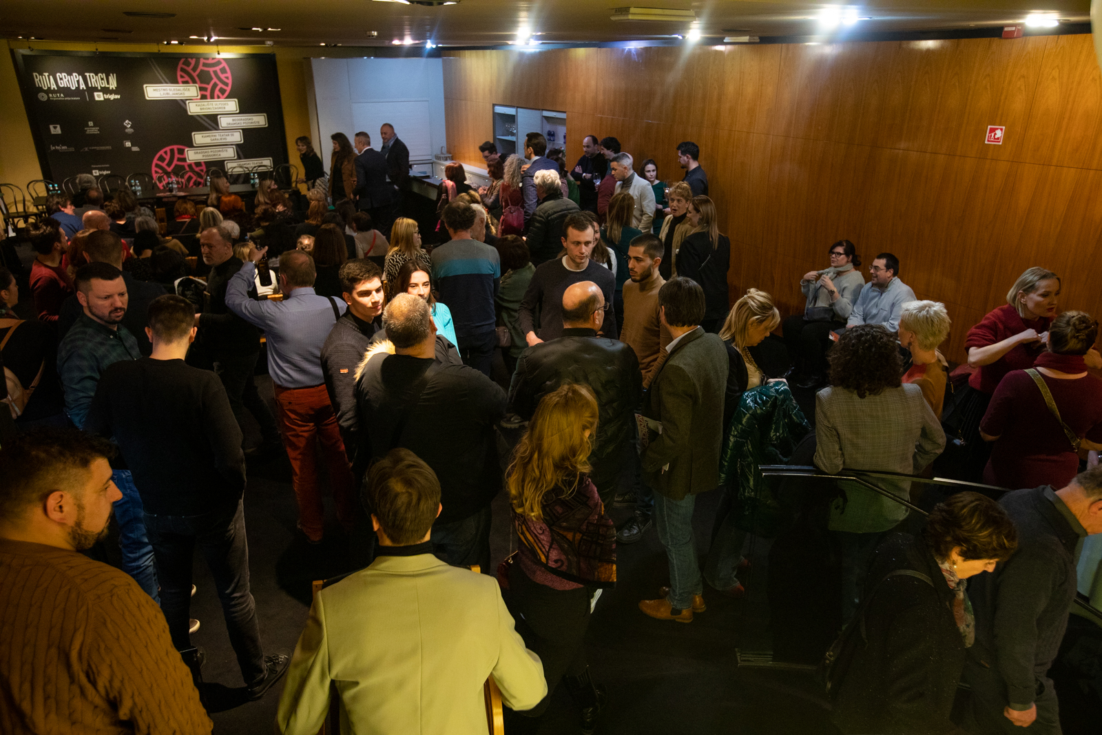 Ljubljana na nogama: Ovacije za predstavu “Bez portfelja”