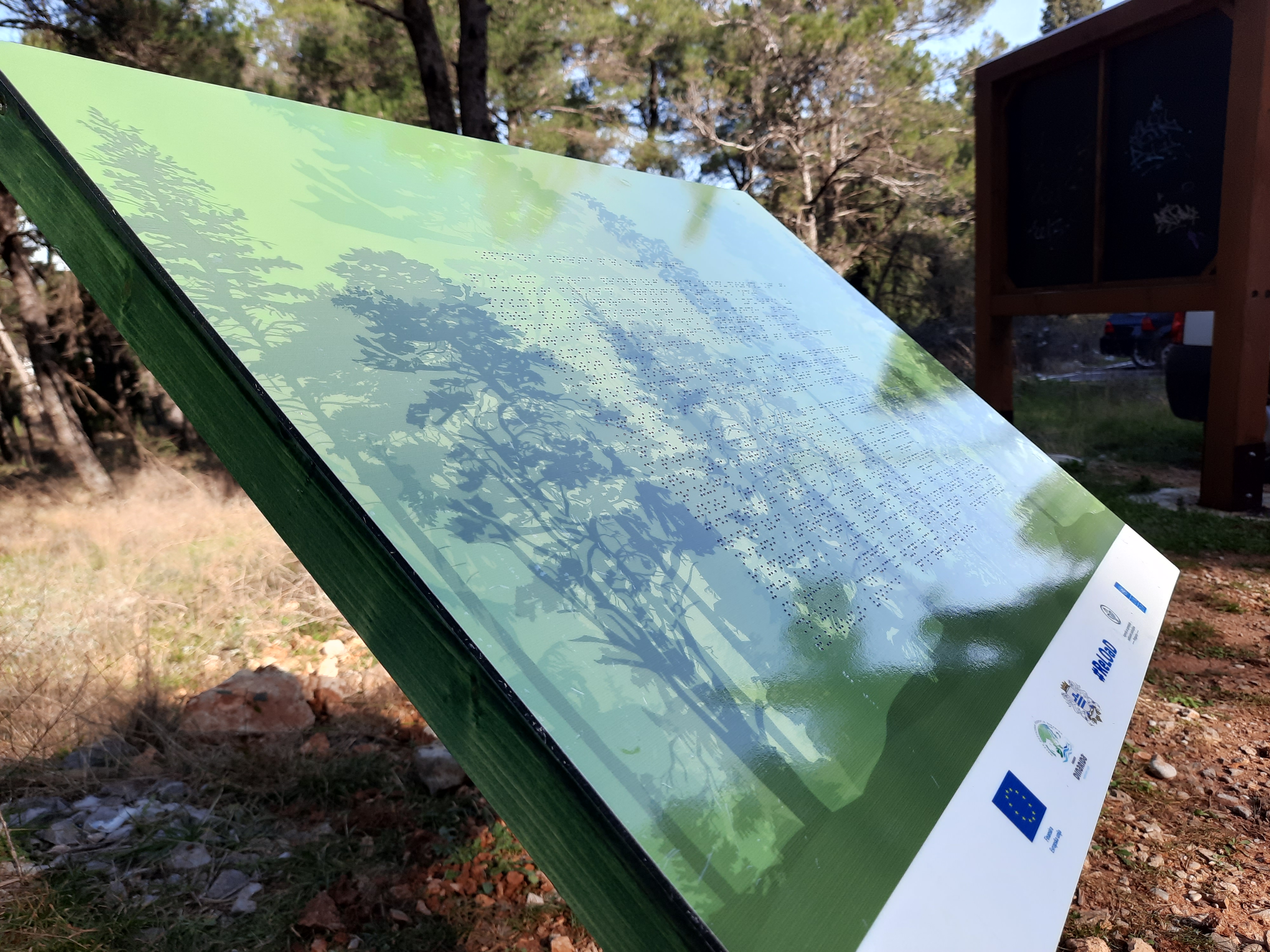 Na Gorici postavljene signalne i info table prilagođene osobama sa oštećenim vidom