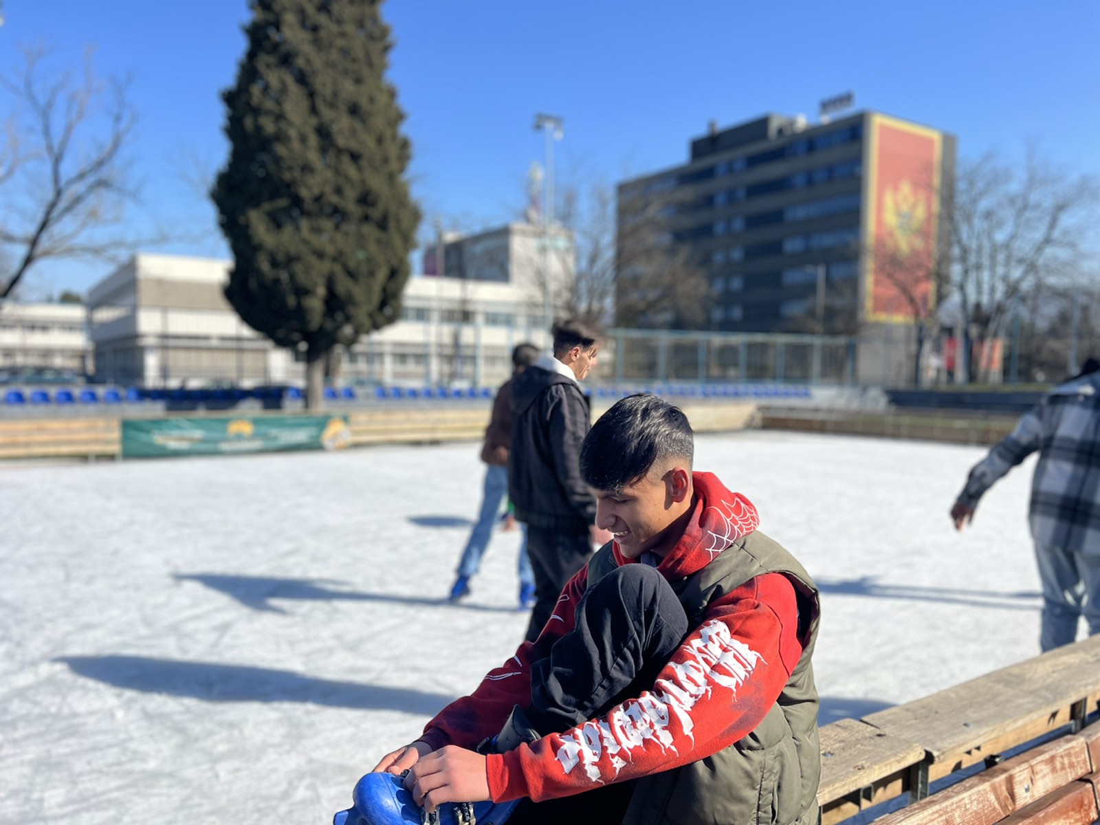 Organizovano druženje na ledu za pripadnike RE zajednice