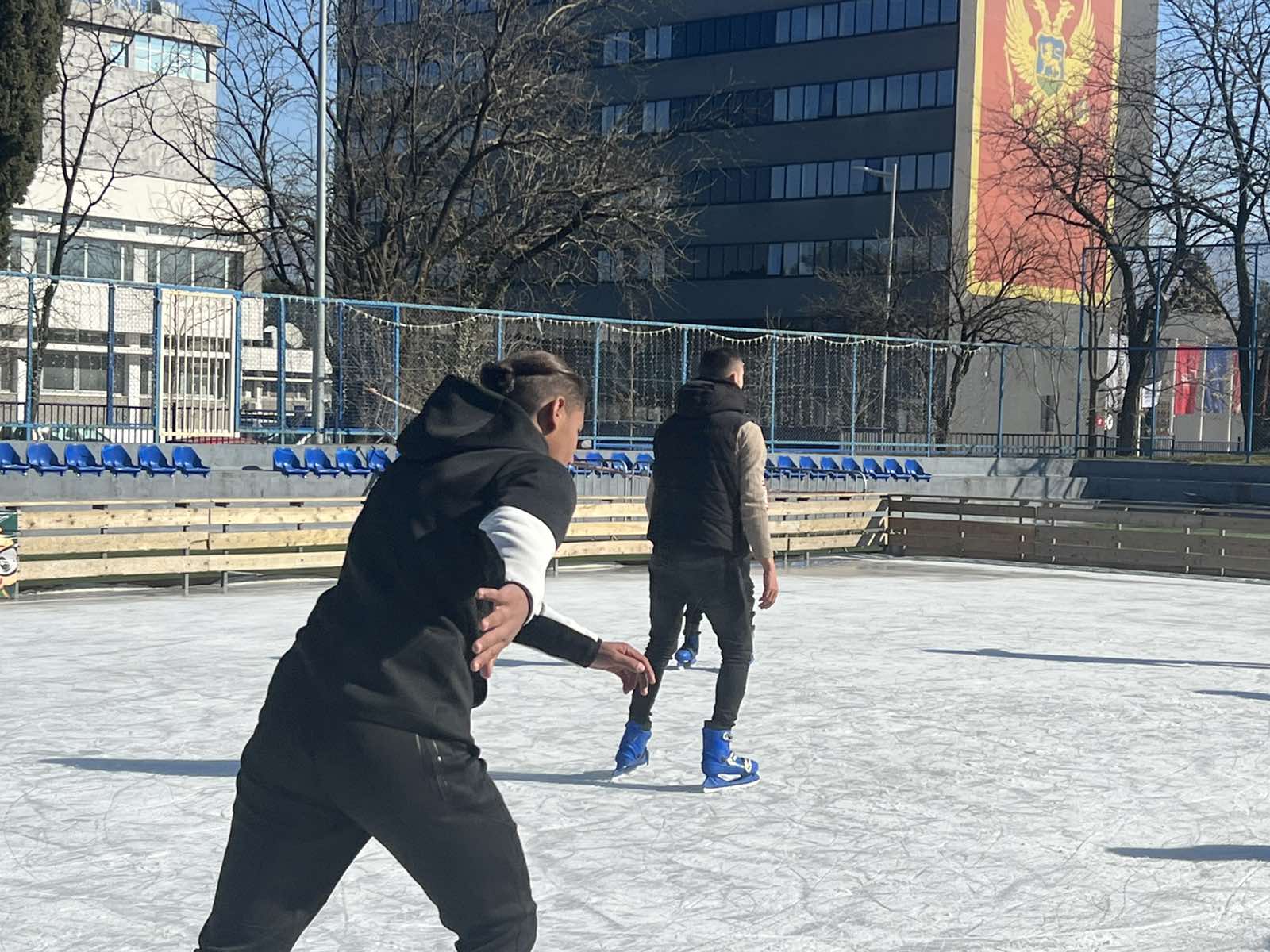 Organizovano druženje na ledu za pripadnike RE zajednice