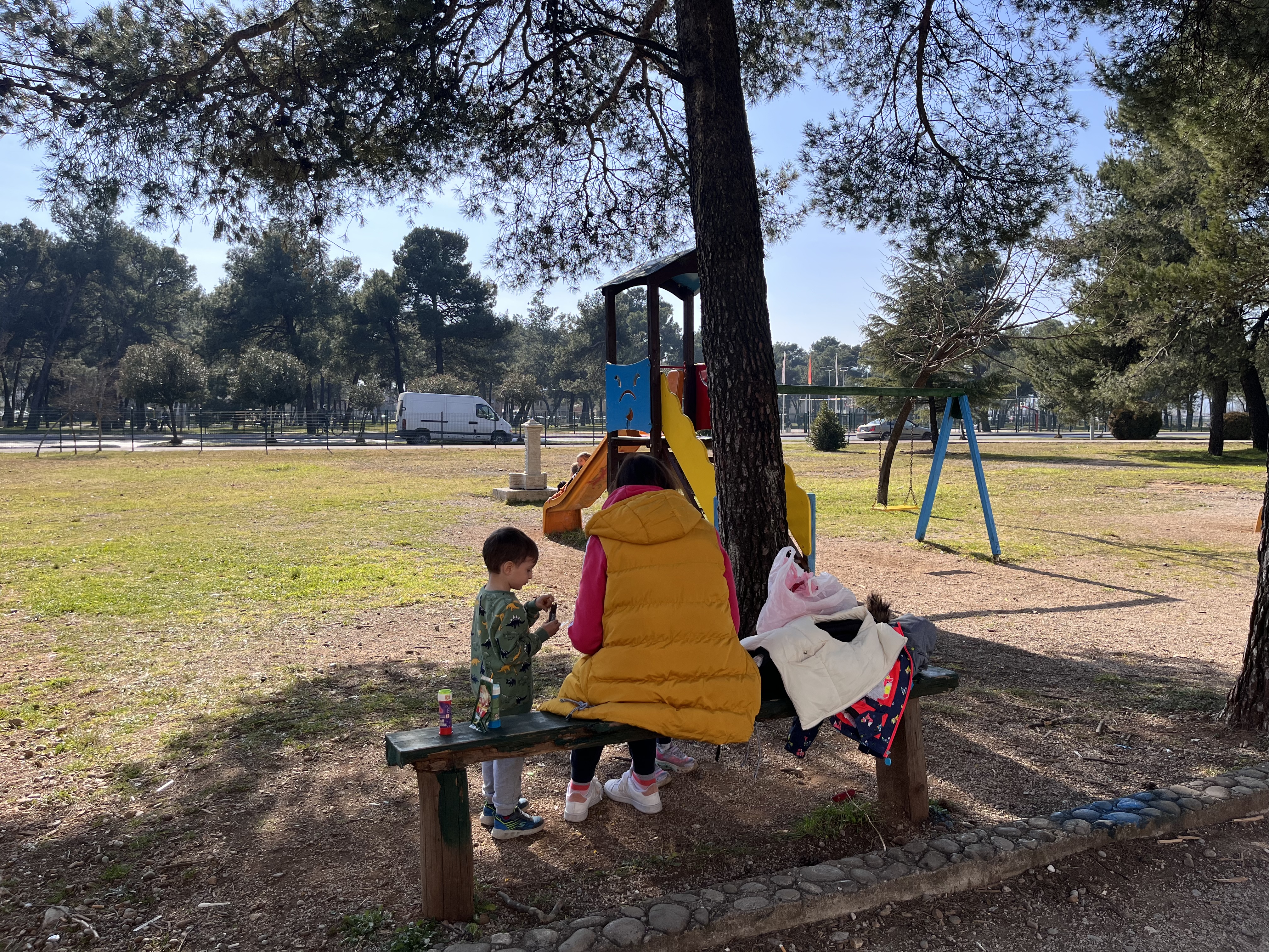 Ekipe Zelenila angažovane na održavanju dječijih igrališta