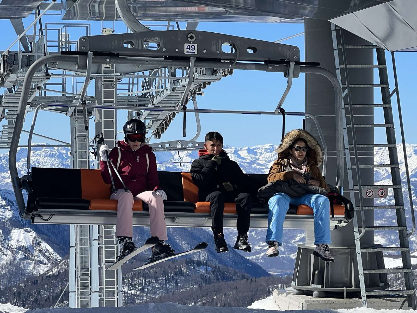 Na skijalištu u Kolašinu organizovano druženje za pripadnike RE zajednice