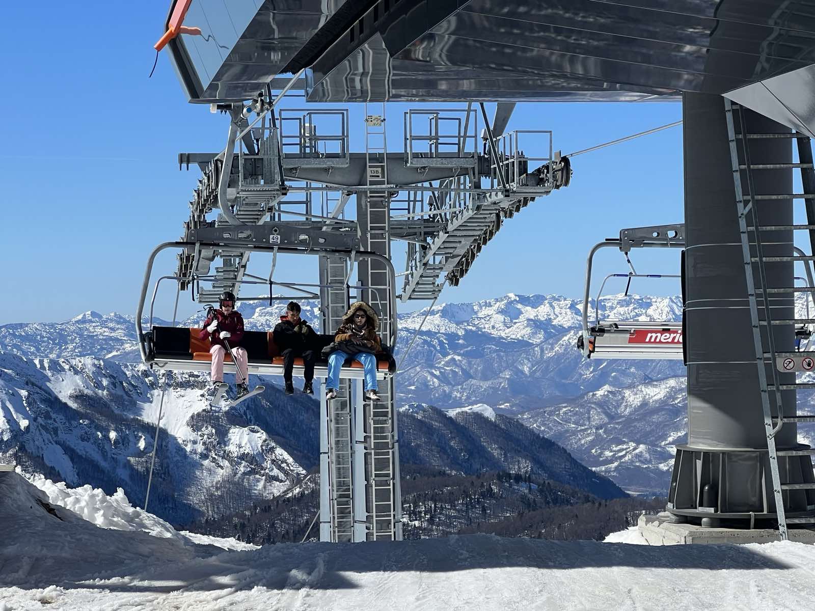 Na skijalištu u Kolašinu organizovano druženje za pripadnike RE zajednice
