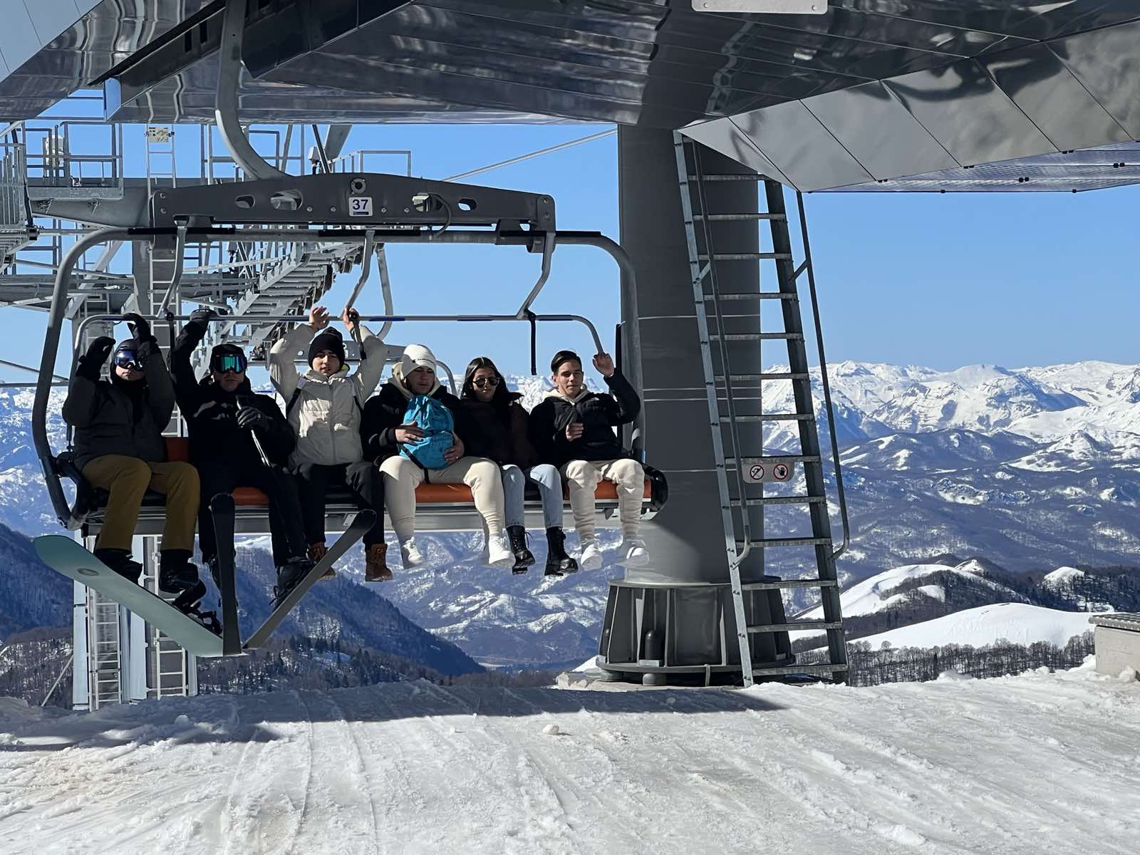 Na skijalištu u Kolašinu organizovano druženje za pripadnike RE zajednice