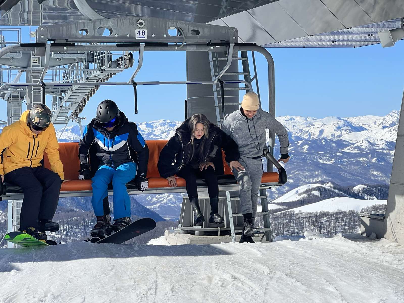 Na skijalištu u Kolašinu organizovano druženje za pripadnike RE zajednice