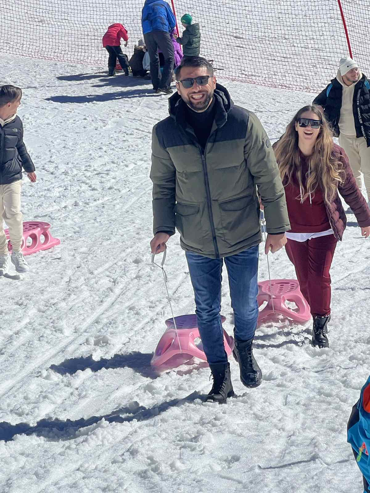 Na skijalištu u Kolašinu organizovano druženje za pripadnike RE zajednice