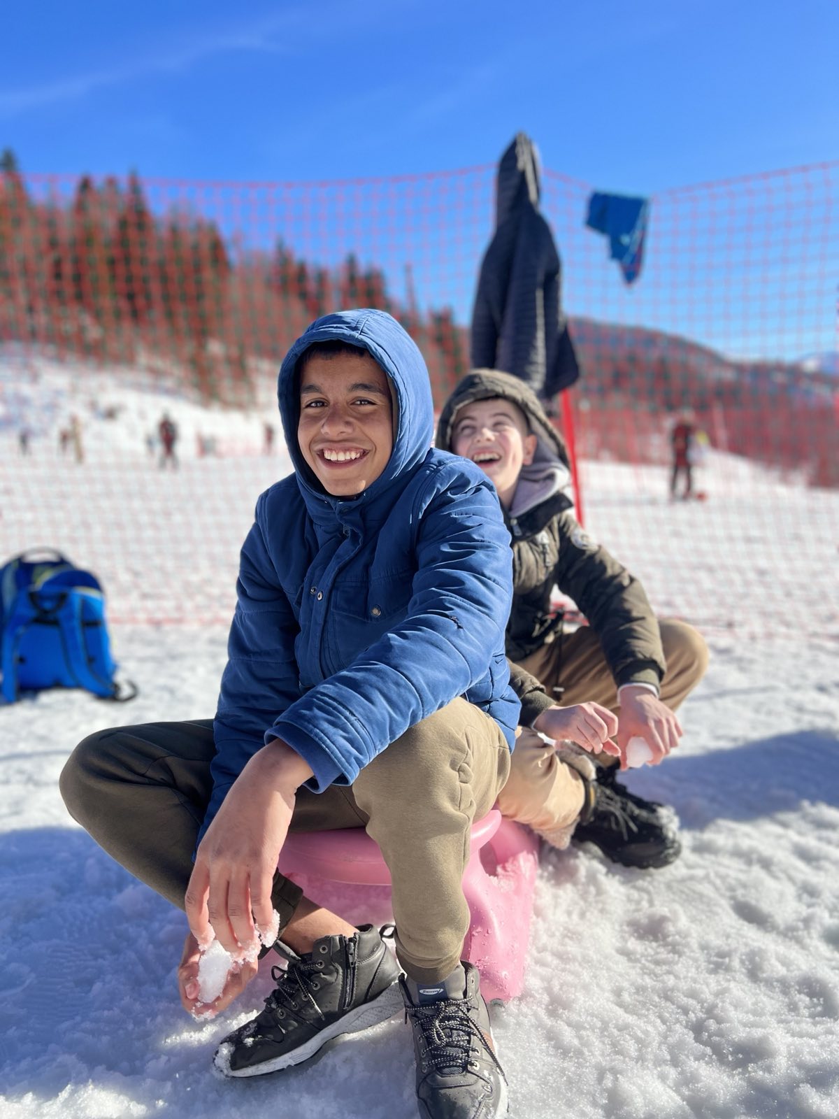 Na skijalištu u Kolašinu organizovano druženje za pripadnike RE zajednice