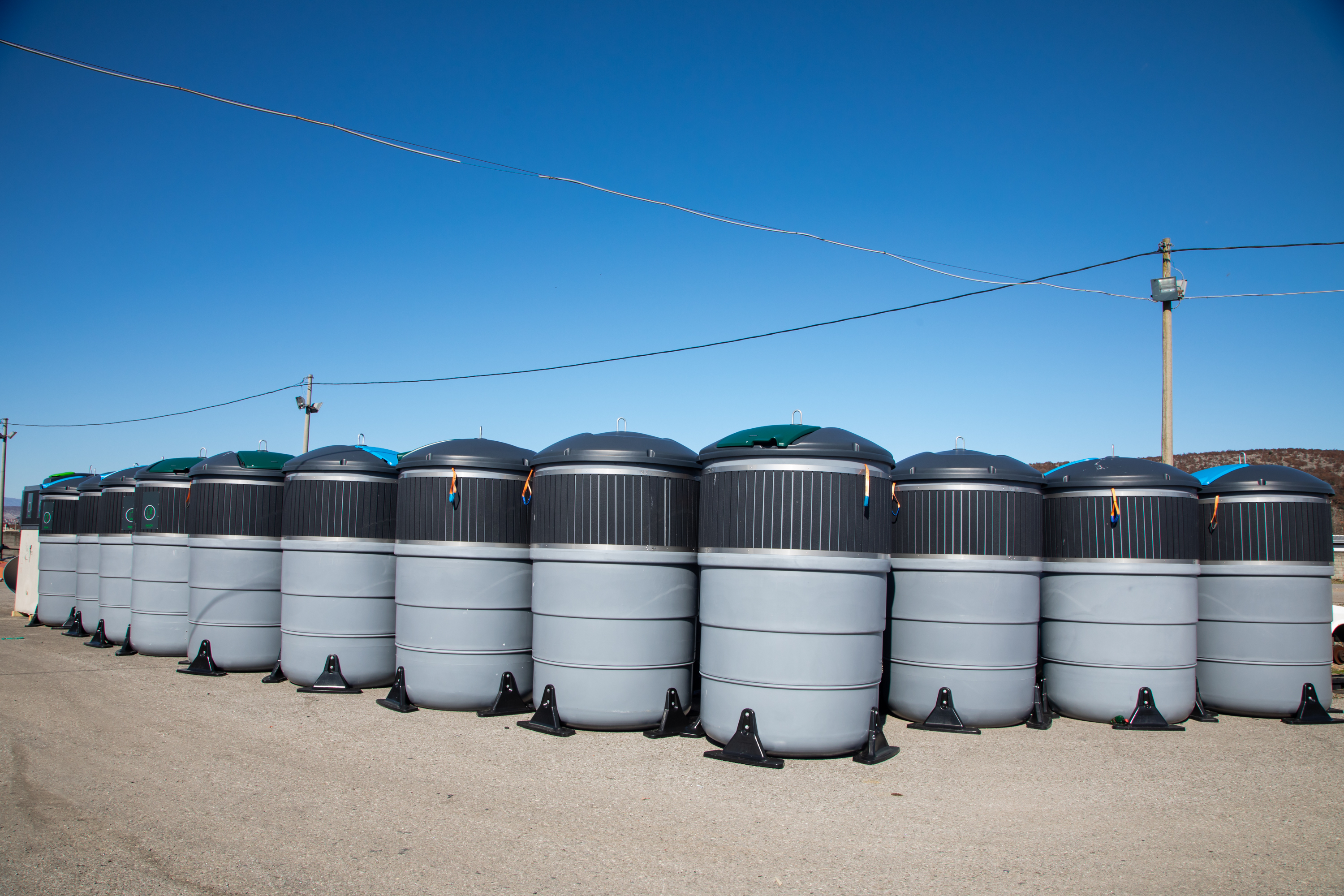 U Podgorici ugrađeno više od 315 polupodzemnih kontejnera; Raspisan javni poziv za nabavku još 70