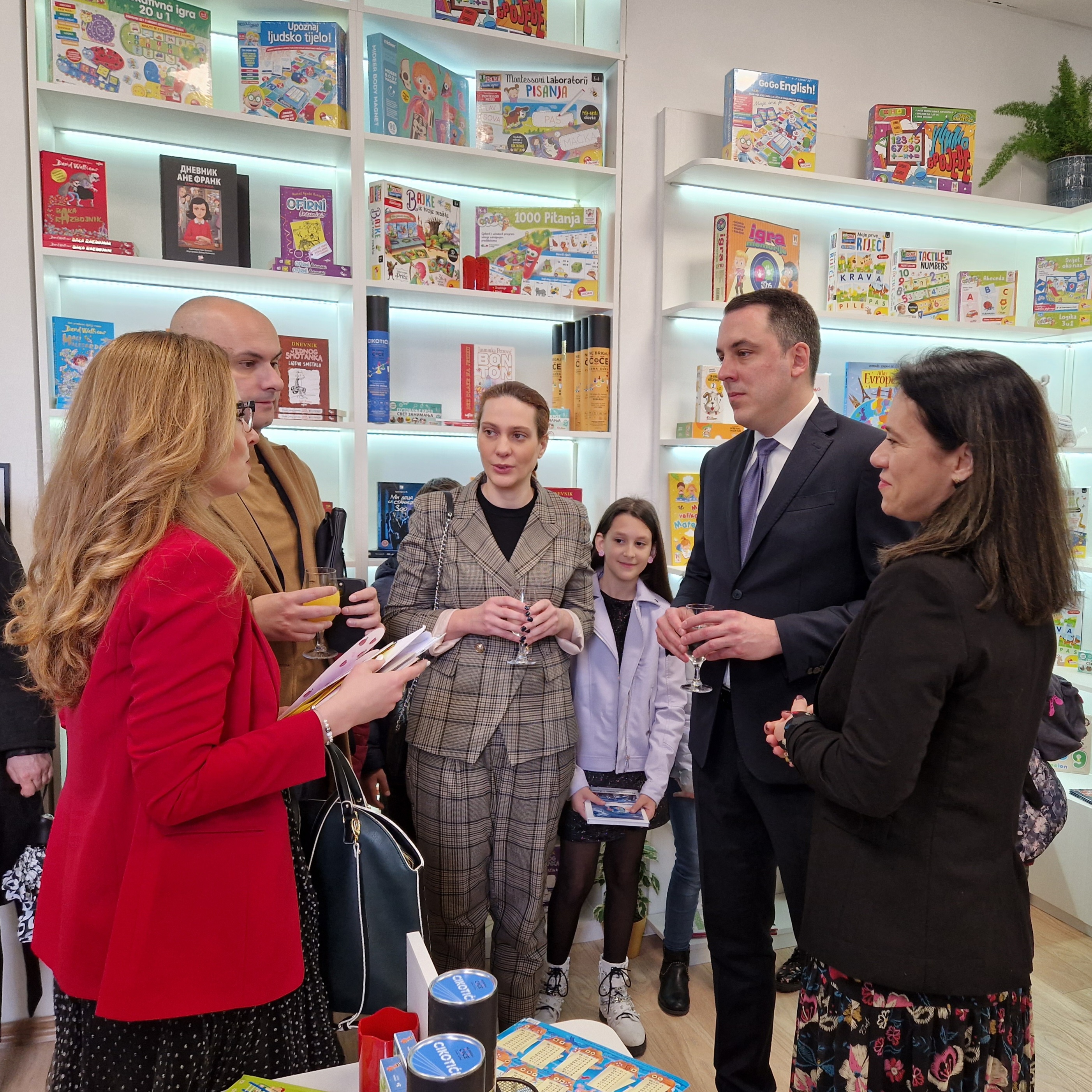 Otvorena još jedna Podgorička knjižara; Novi kutak za najmlađe ljubitelje pisane riječi u Bloku V