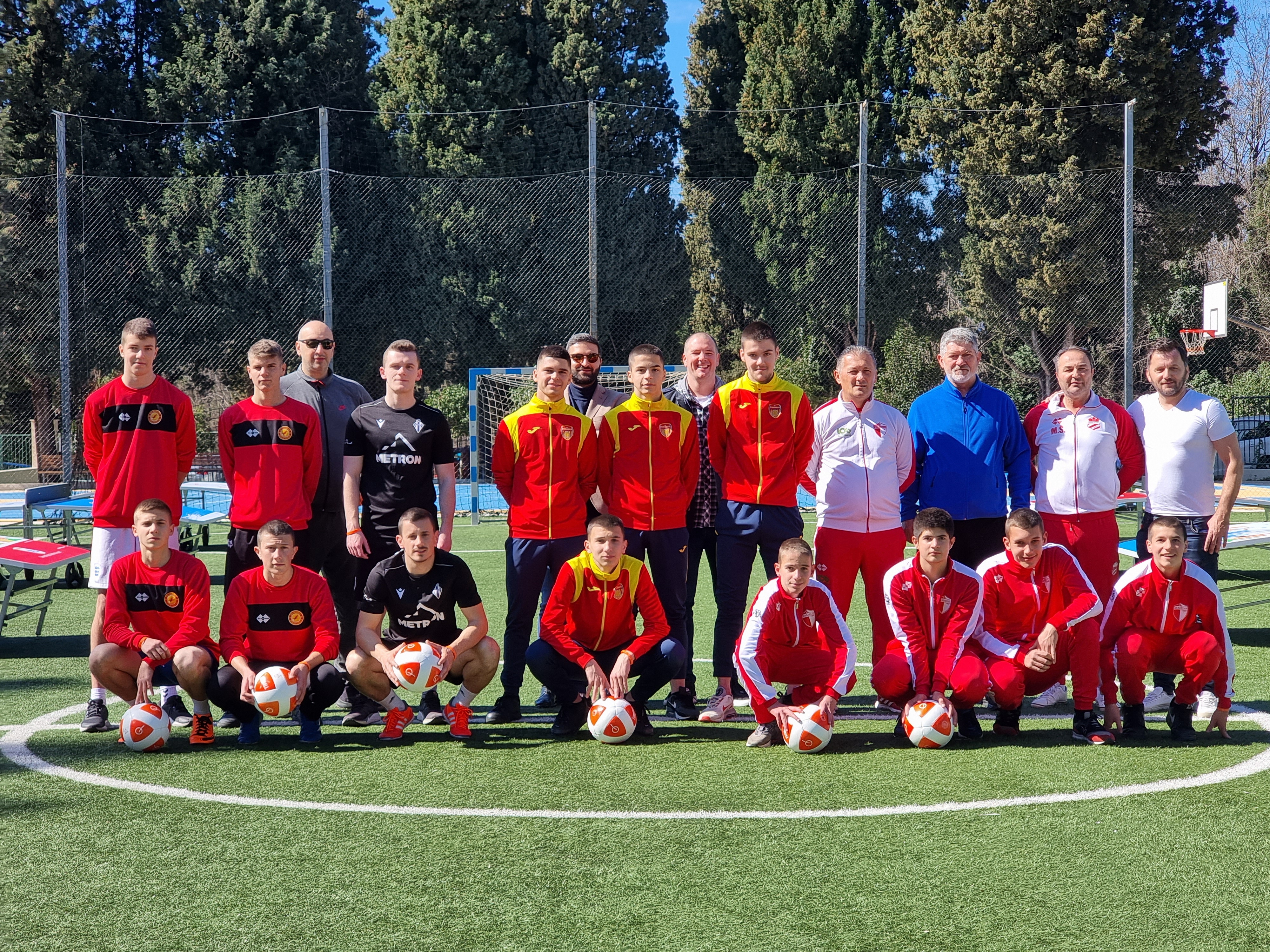 Glavni grad donirao stolove za tekbol podgoričkim fudbalskim klubovima