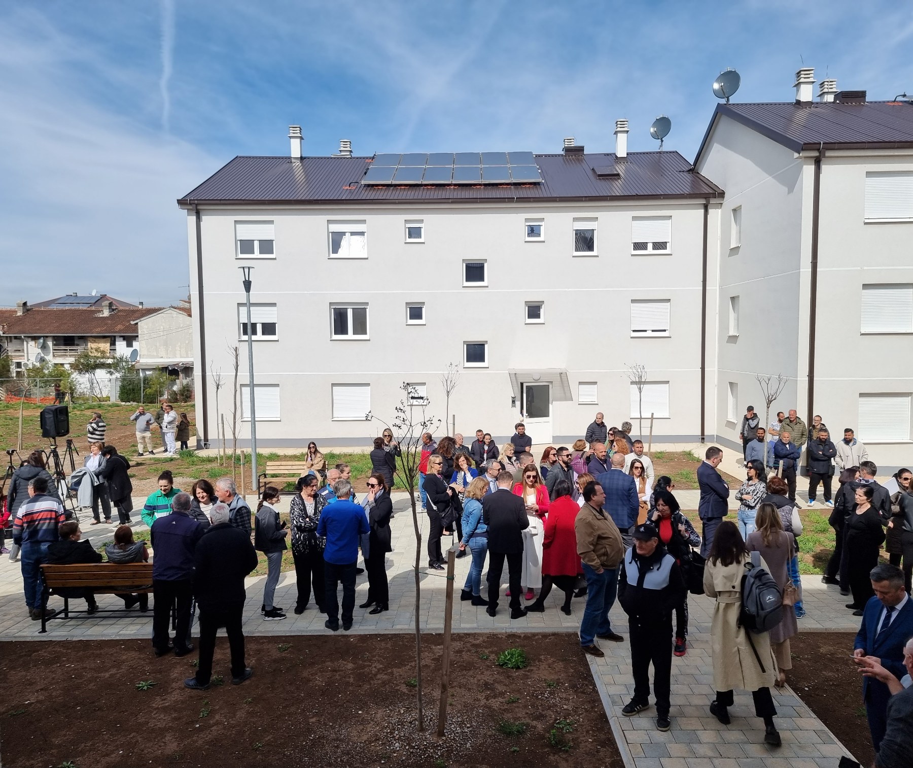 Svečano uručeni ključevi od stanova za 96 porodica na Vrelima ribničkim