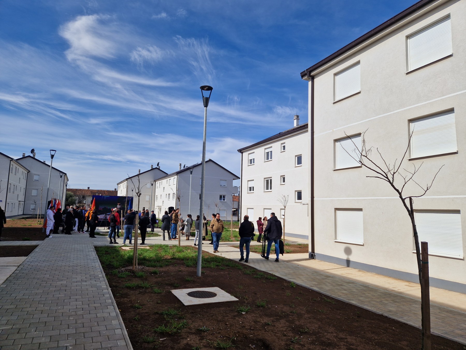 Svečano uručeni ključevi od stanova za 96 porodica na Vrelima ribničkim