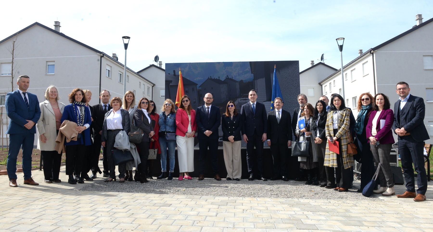 Svečano uručeni ključevi od stanova za 96 porodica na Vrelima ribničkim