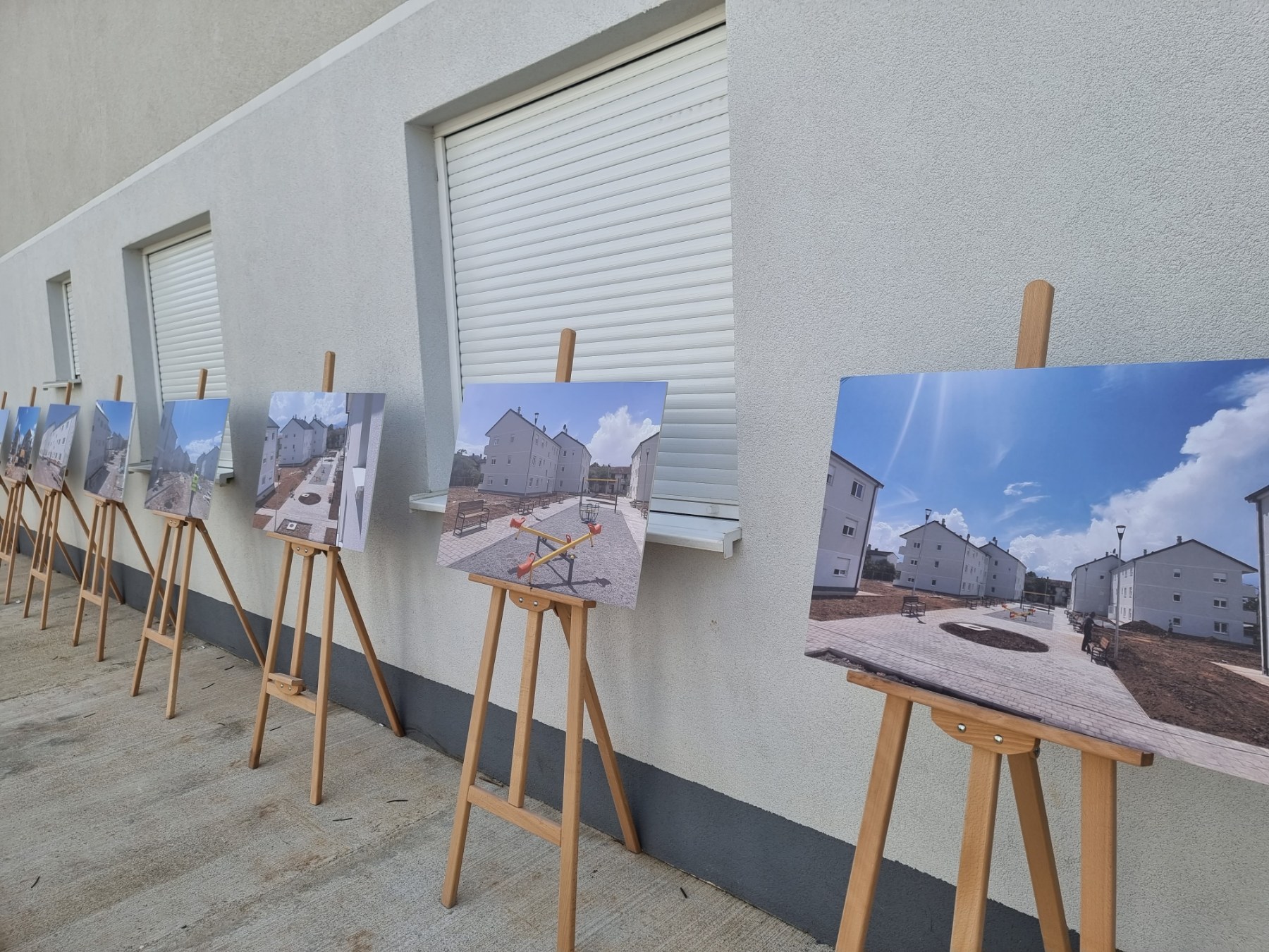 Svečano uručeni ključevi od stanova za 96 porodica na Vrelima ribničkim