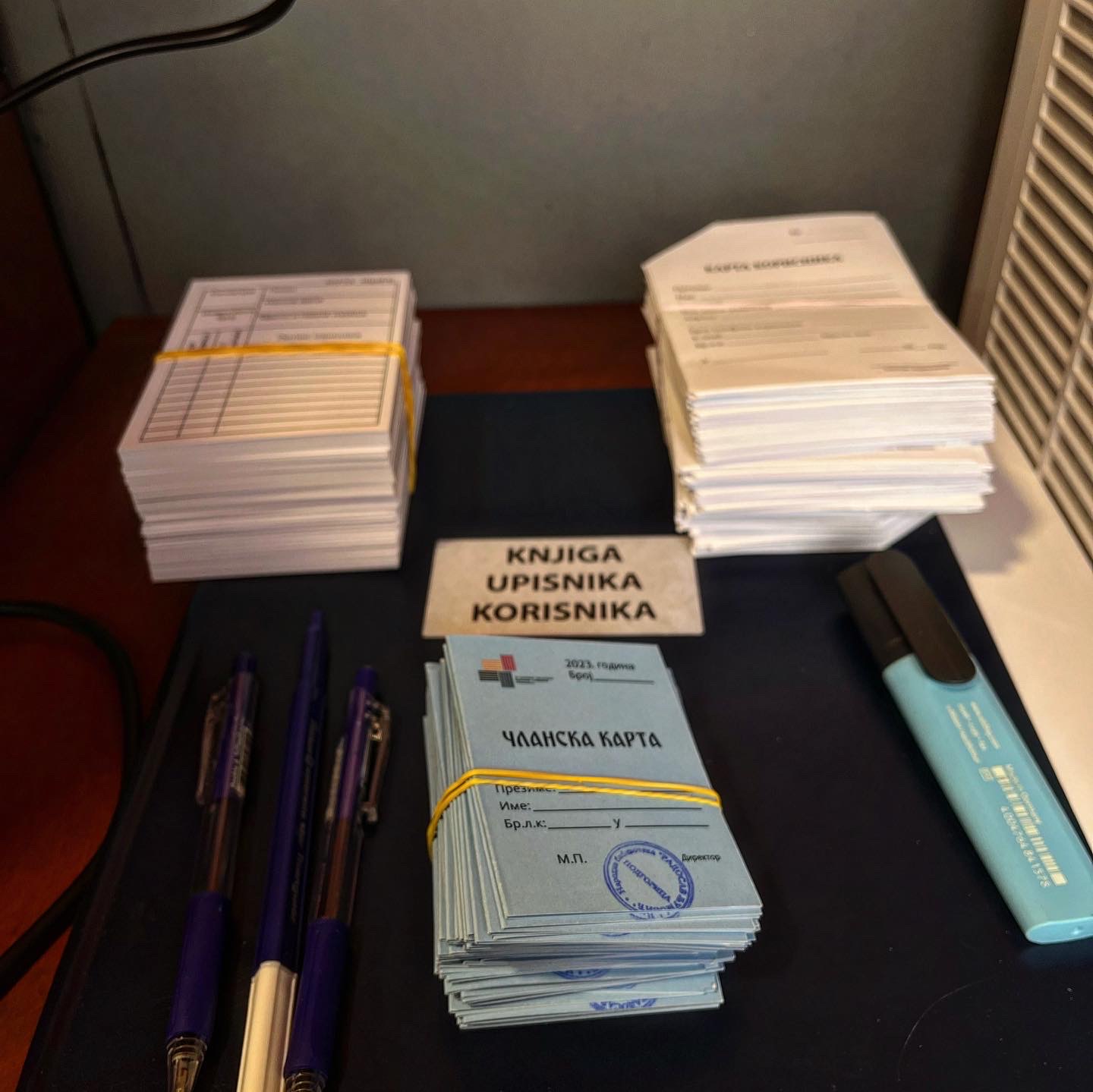 Počela realizacija projekta "Podgorica čita"; BiblioBus od danas na ulicama Podgorice