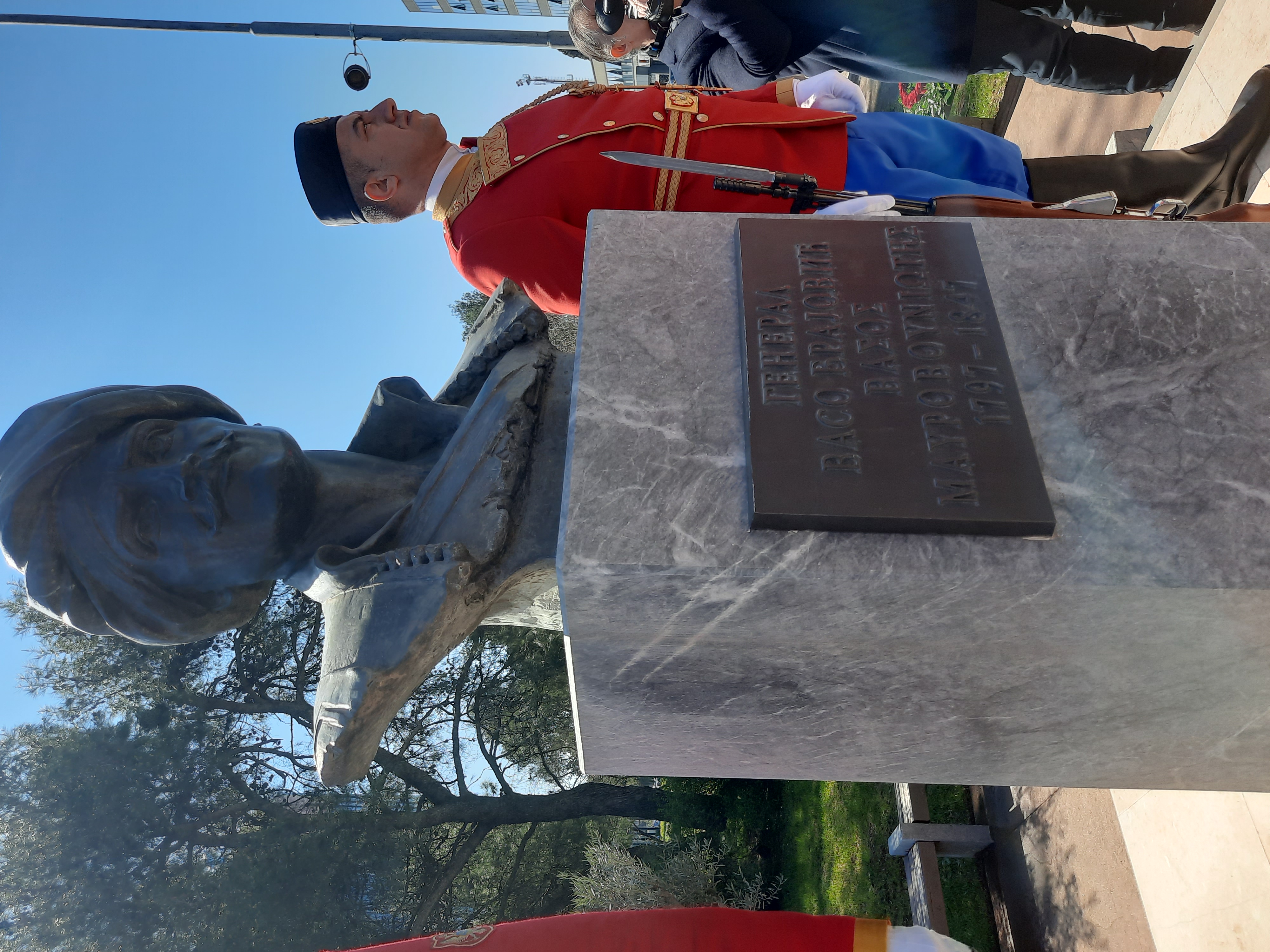 Položen vijenac na spomenik Vasu Brajoviću (Mavrovuniotisu)