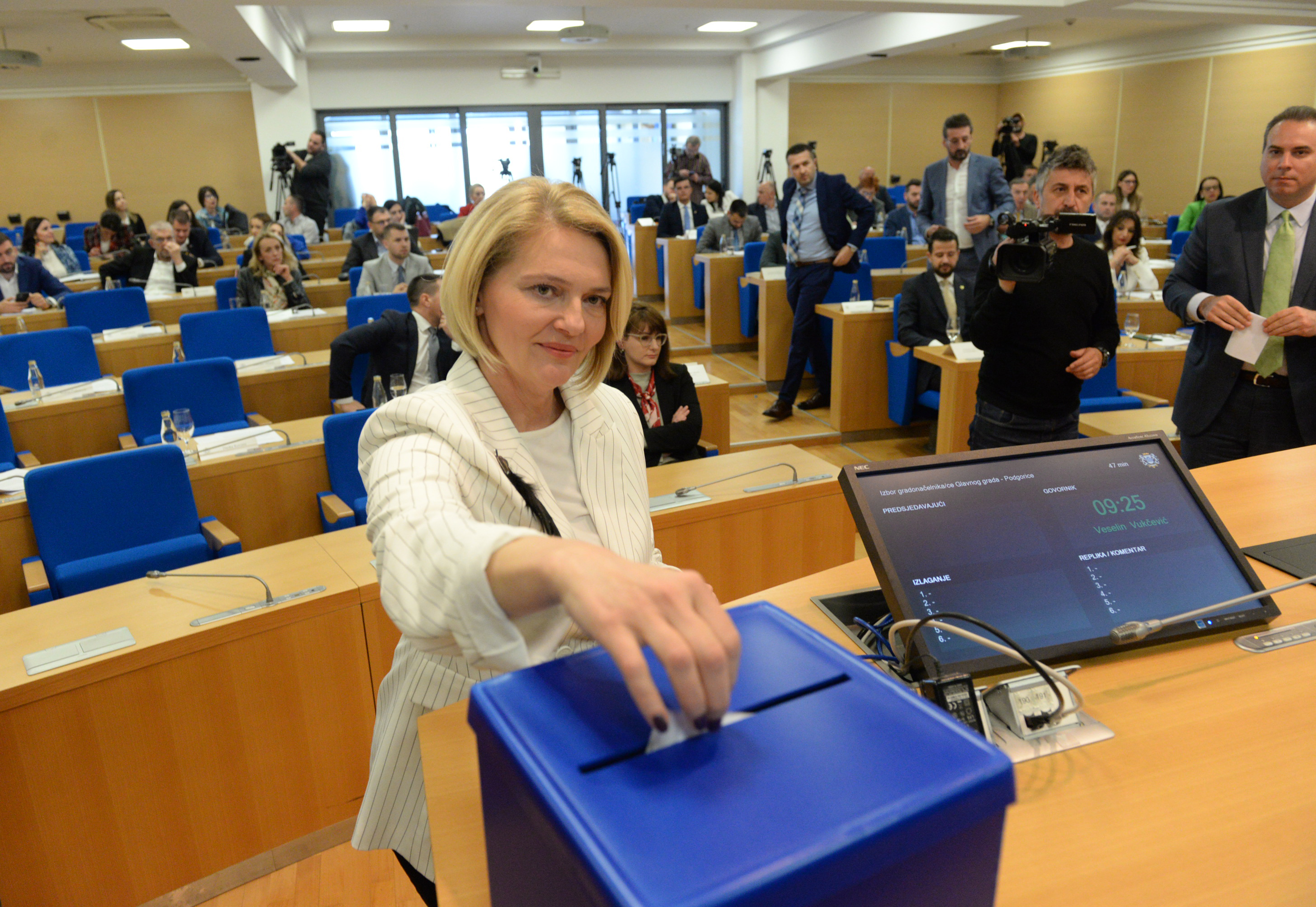 Održana druga sjednica novog saziva Skupštine Glavnog grada: Olivera Injac nova gradonačelnica Podgorice, Jelena Borovinić Bojović predsjednica Skupštine Glavnog grada