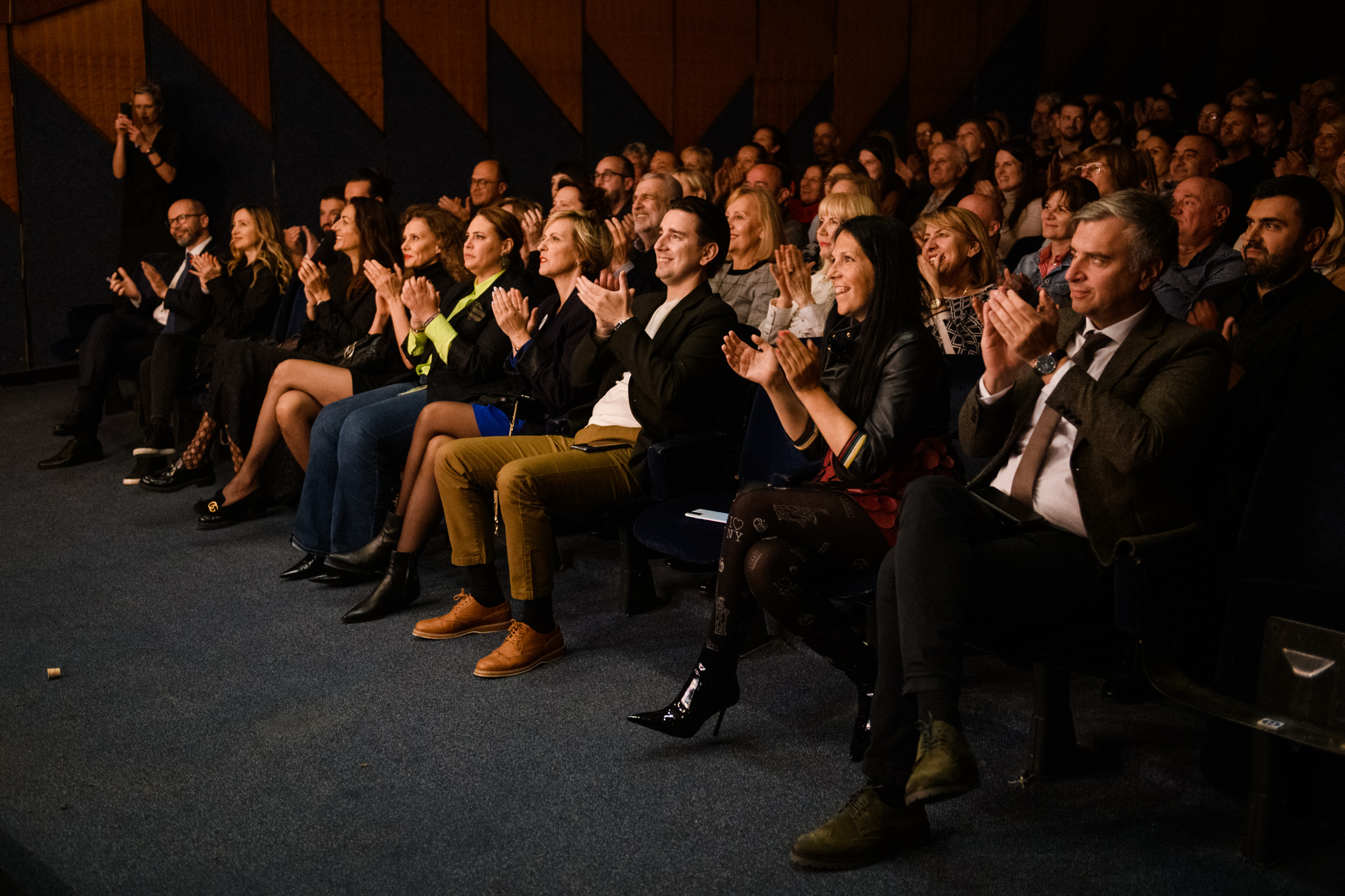 Festival RUTA sinoć otvoren u Podgorici predstavom ,,Samo da je po redu”