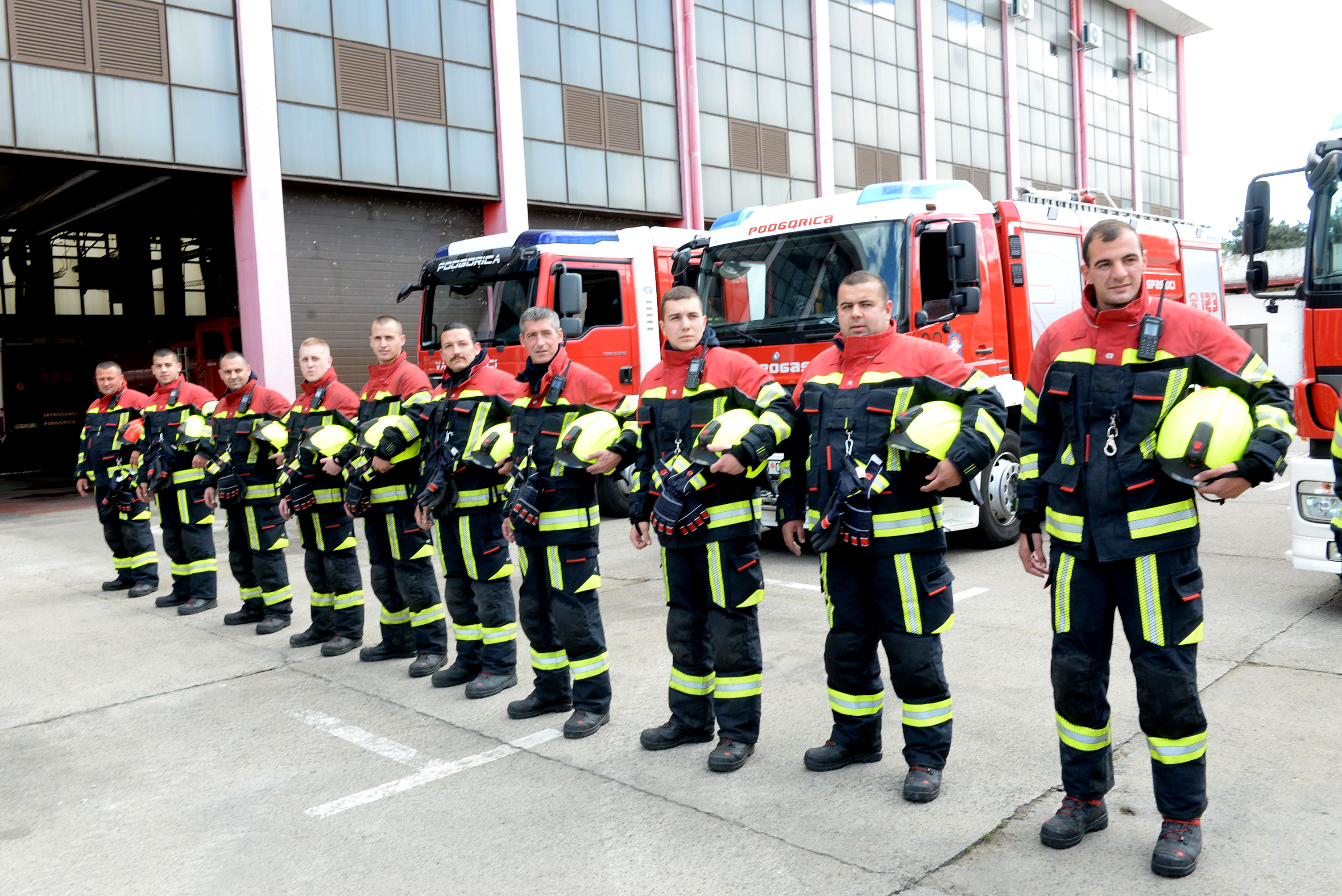 Rakčević u posjeti Službi zaštite i spašavanja: Vatrogasci  danonoćno čuvaju interes Glavnog grada na svakom koraku; Gradska uprava će uraditi sve da unaprijedi uslove u kojima rade