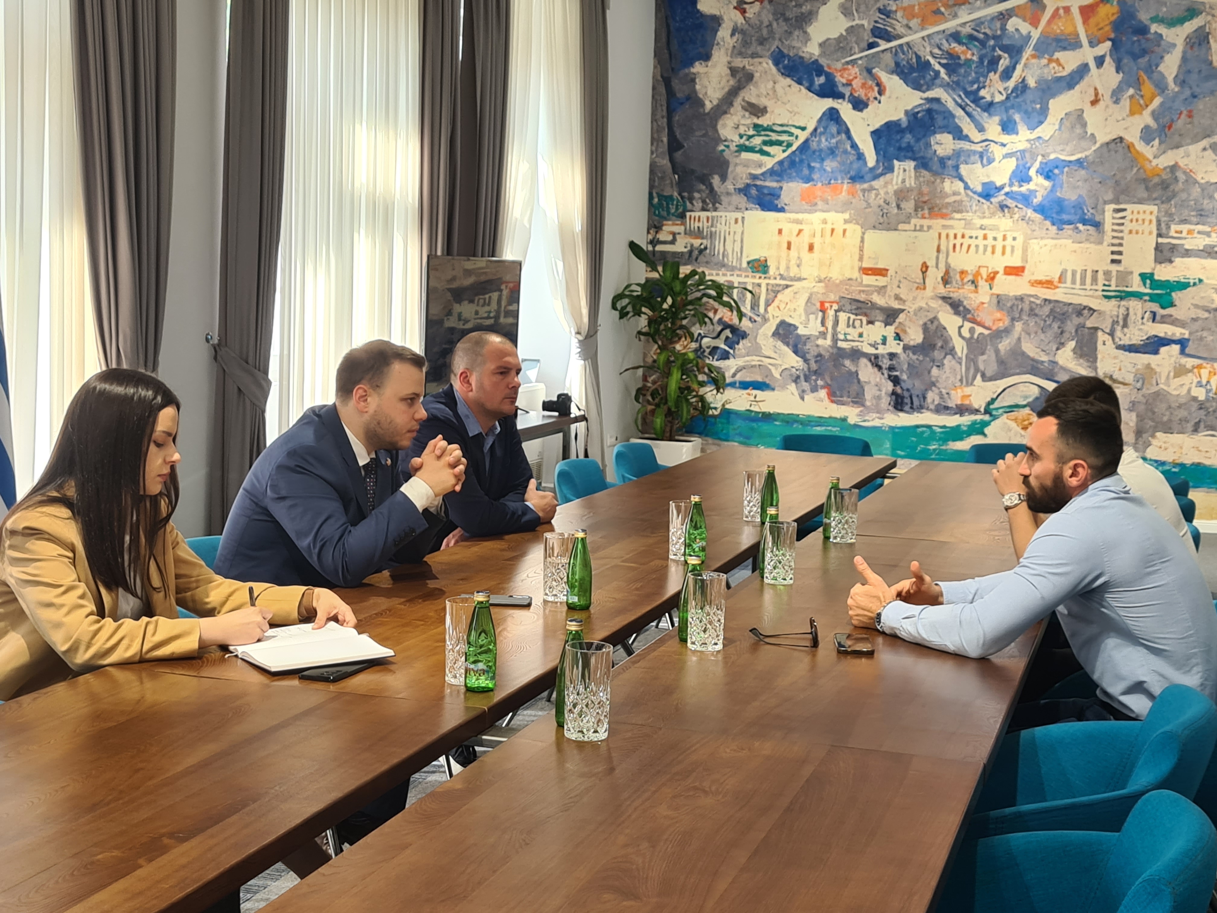 Rakčević sa predstavnicima Kik boks kluba "Budućnost"; Grad da osnaži veliki potencijal borilačkih sportova