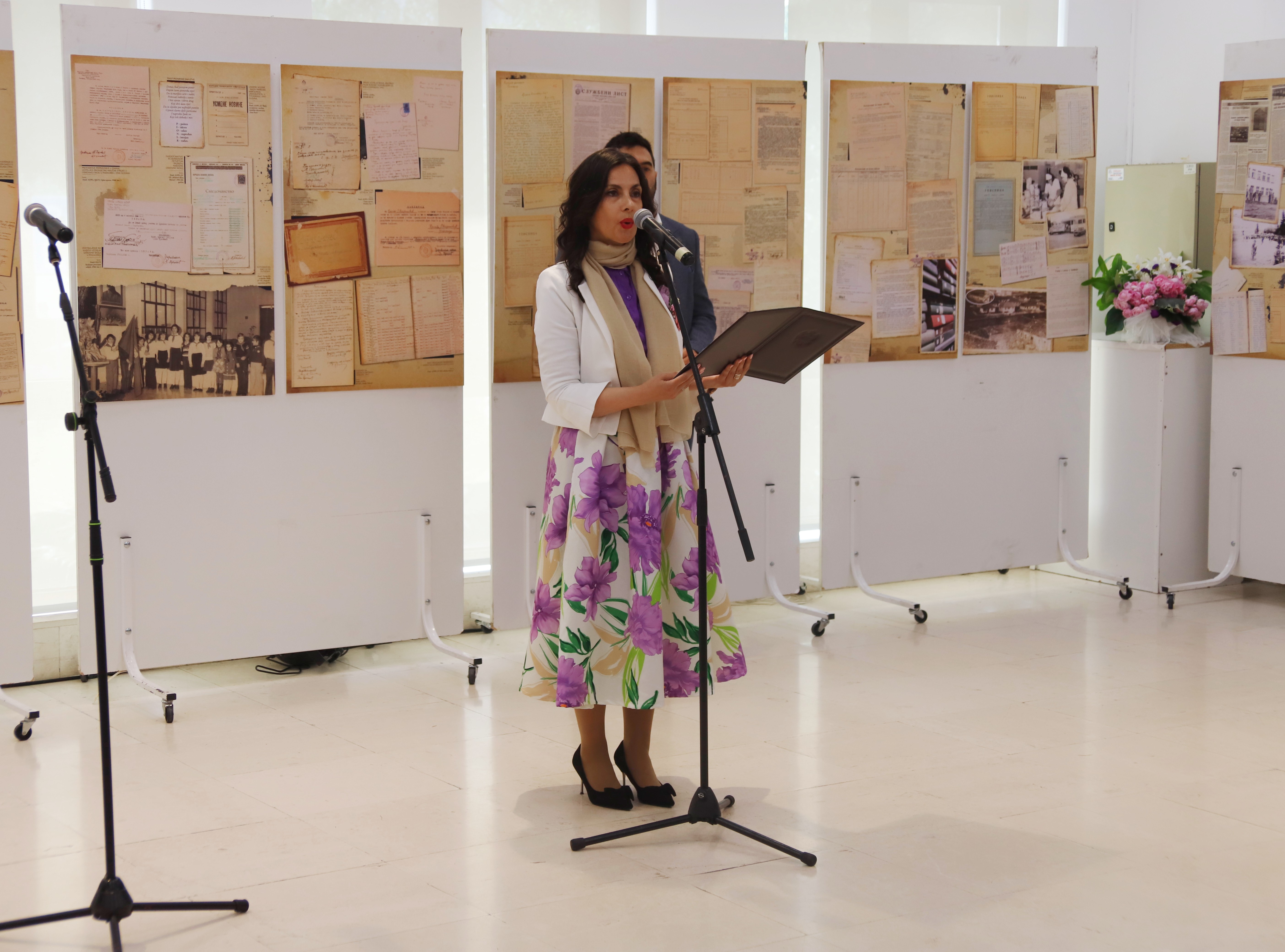 Šaranović otvorio izložbu dokumenata i fotografija “Prosvjeta u Podgorici”