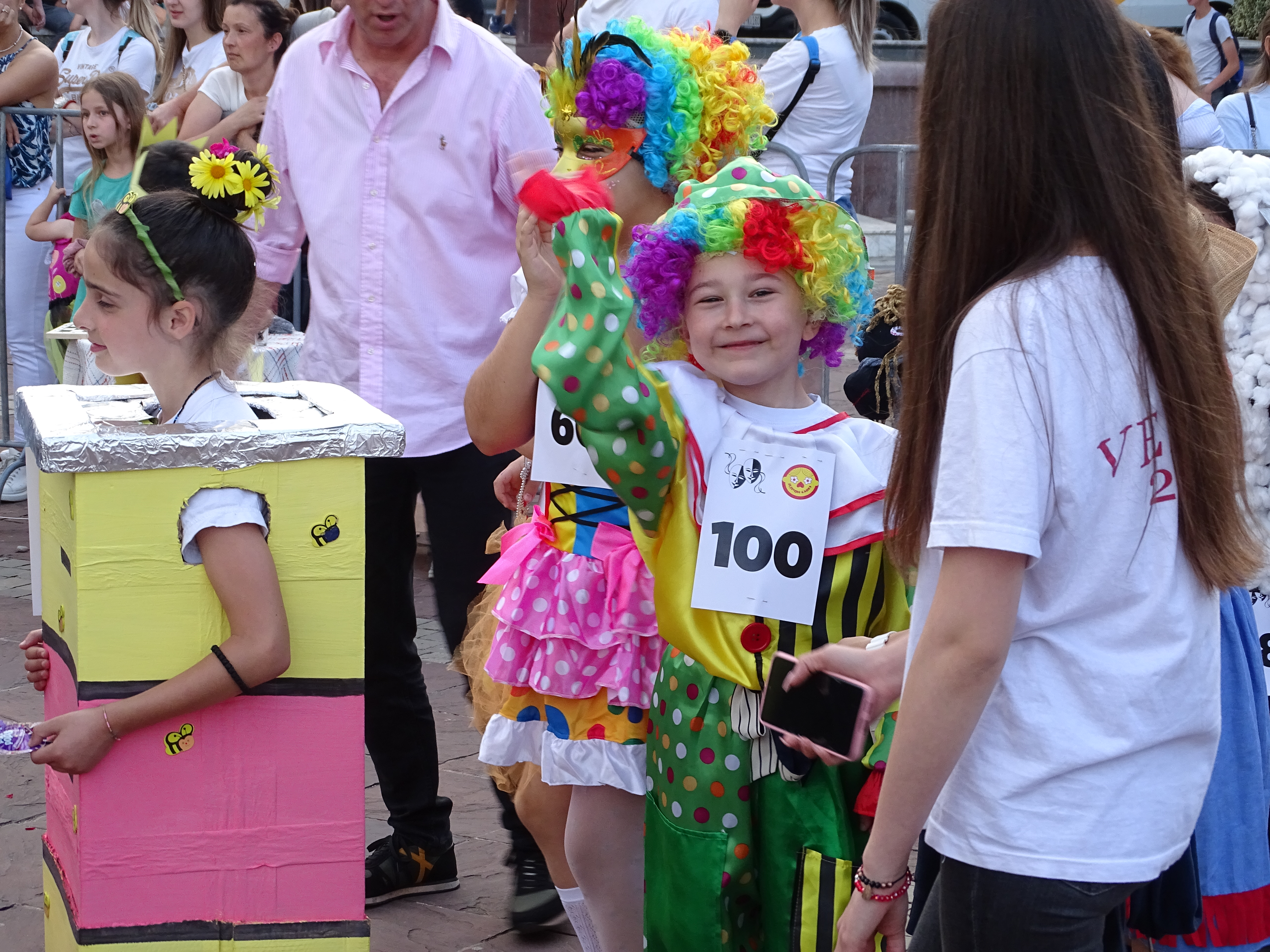 Preko 400 mališana učestvovalo na maskenbalu “Svijet dječije mašte”