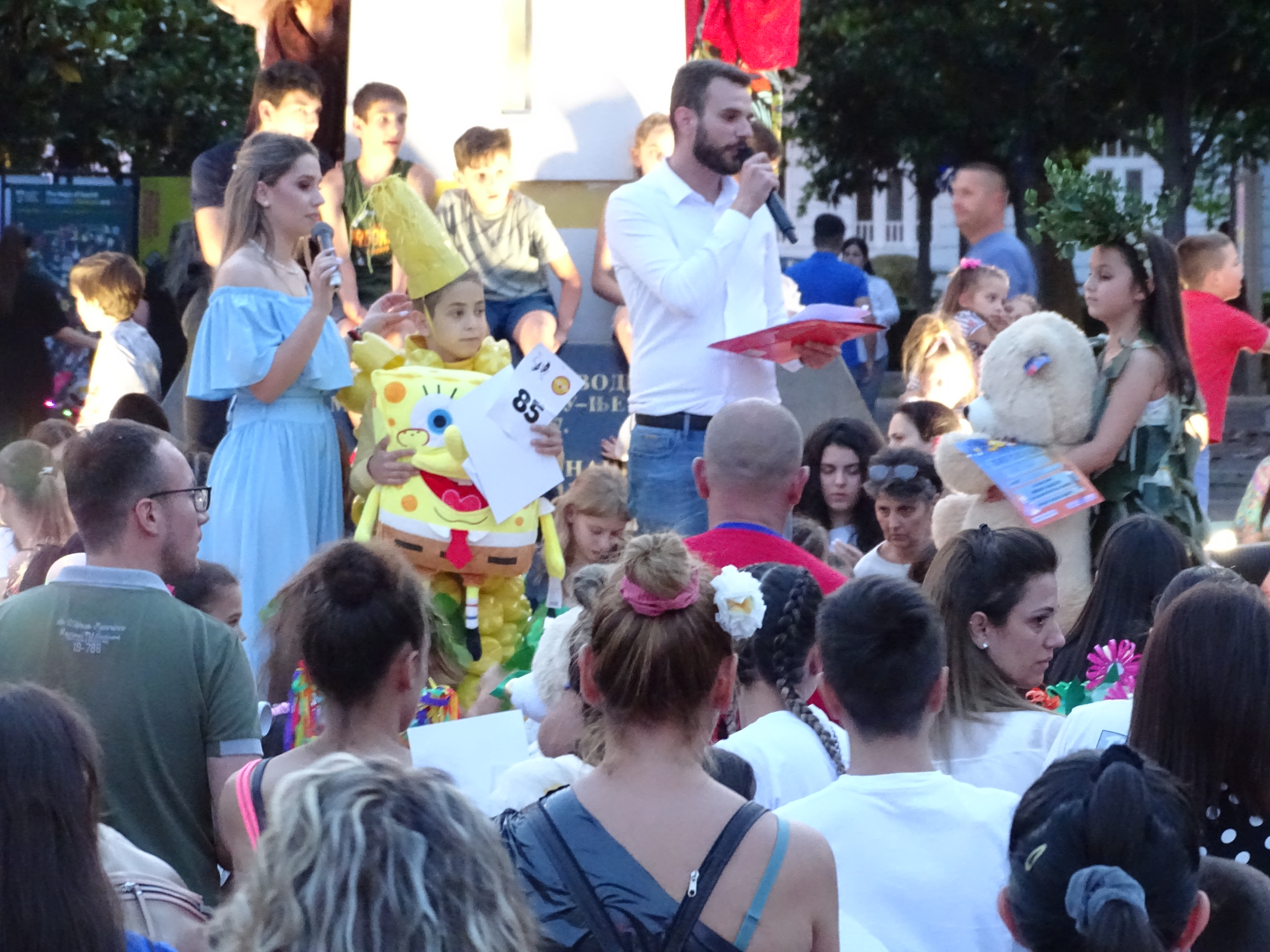 Preko 400 mališana učestvovalo na maskenbalu “Svijet dječije mašte”