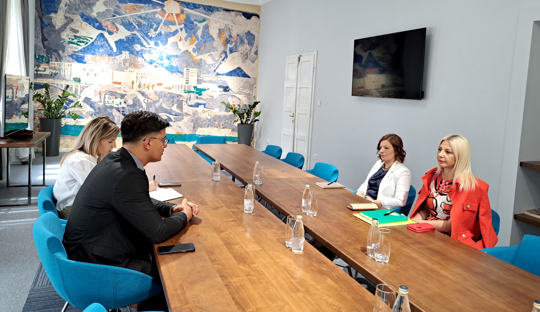 Šaranović sa direktoricama JPU „Đina Vrbica“ i „Ljubica Popović“: GLAVNI GRAD ĆE BITI NAJSNAŽNIJA PODRŠKA PODGORIČKIM VRTIĆIMA