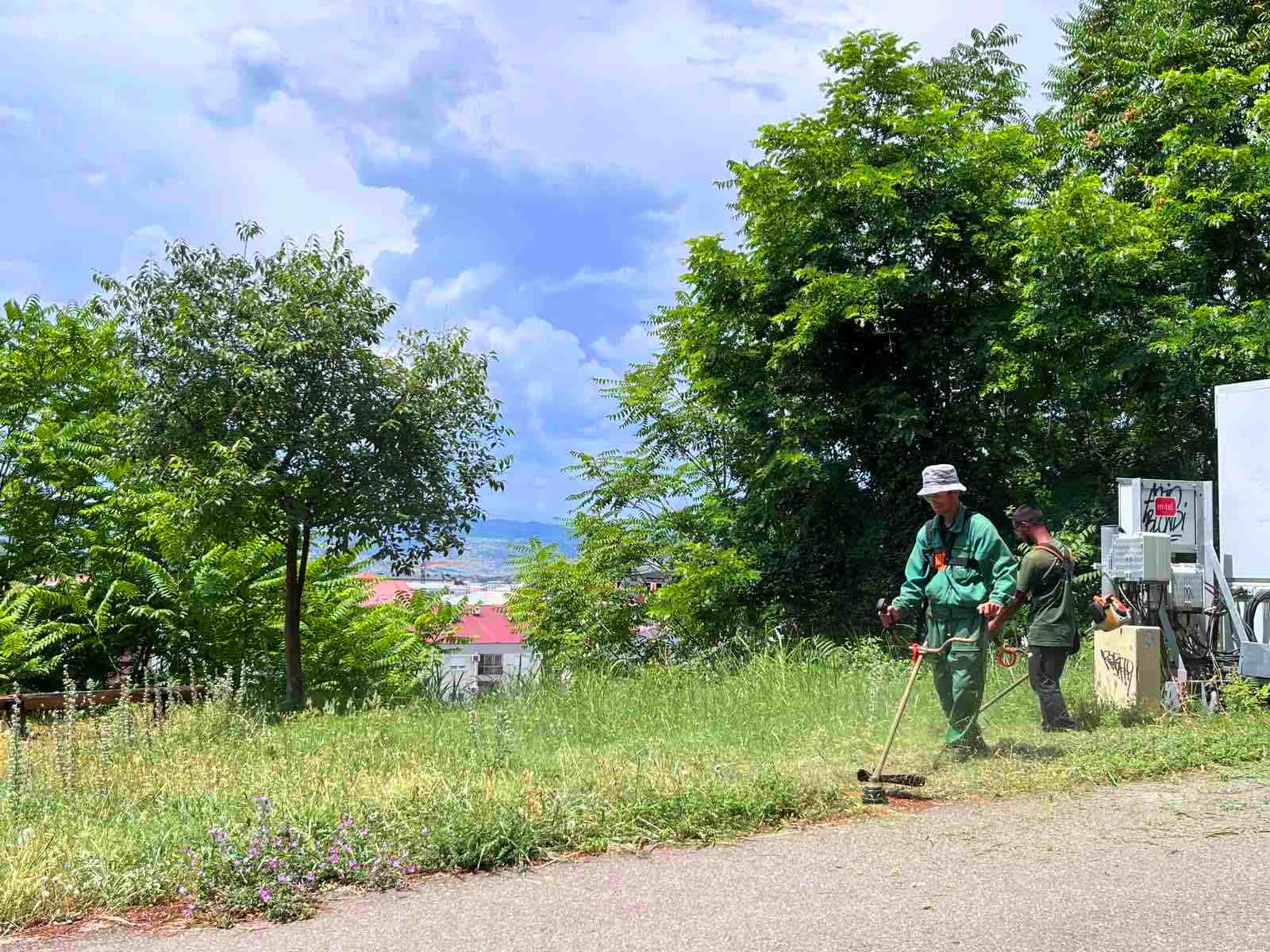 Ekipe Zelenila na više lokacija; Košenje prioritet tokom narednih dana